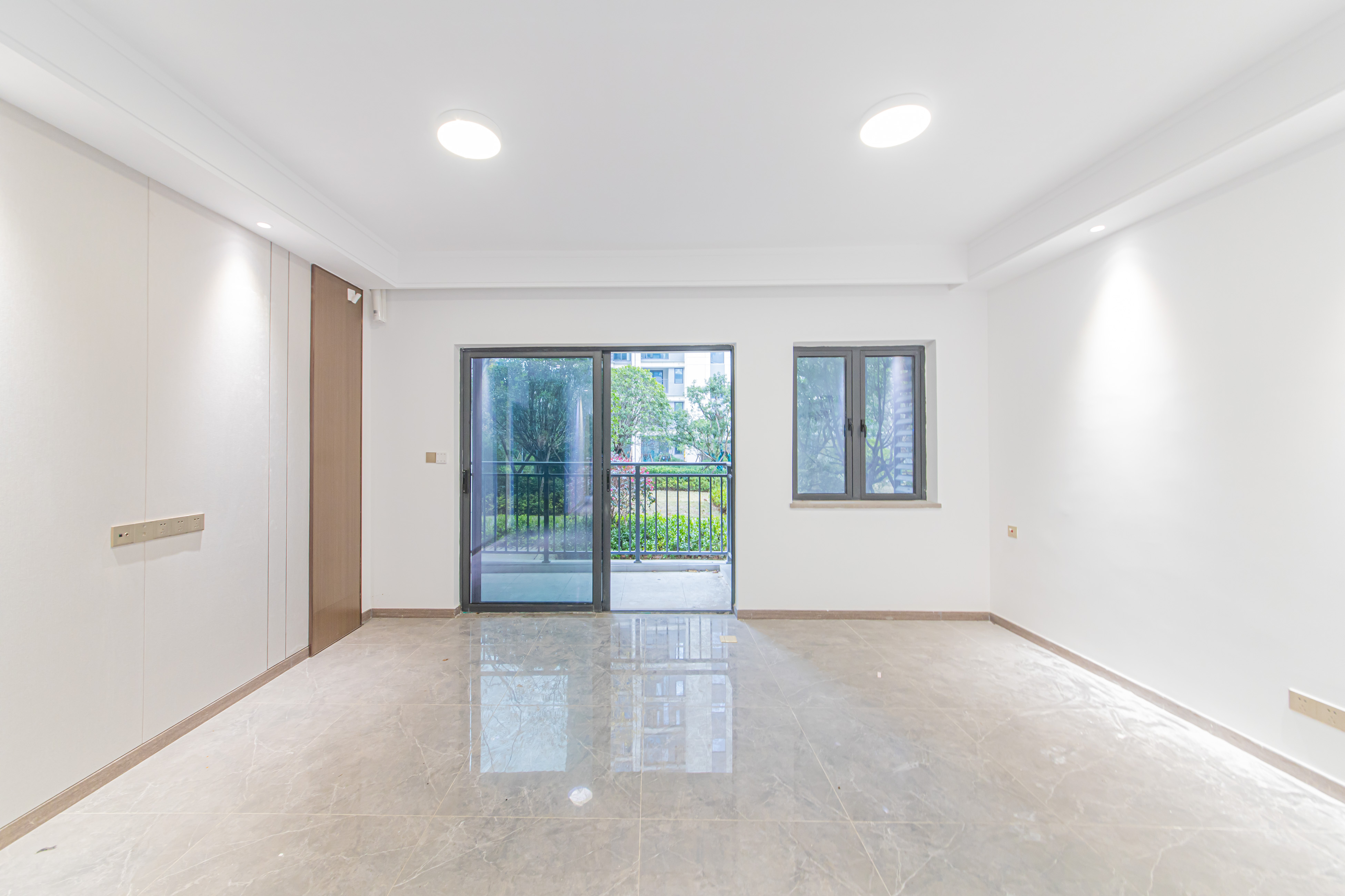 江悦和鸣  3室2厅2卫    221.0万 江悦和鸣  3室2厅2卫    221.0万客厅