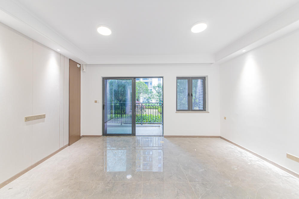 江悦和鸣  3室2厅2卫    221.0万