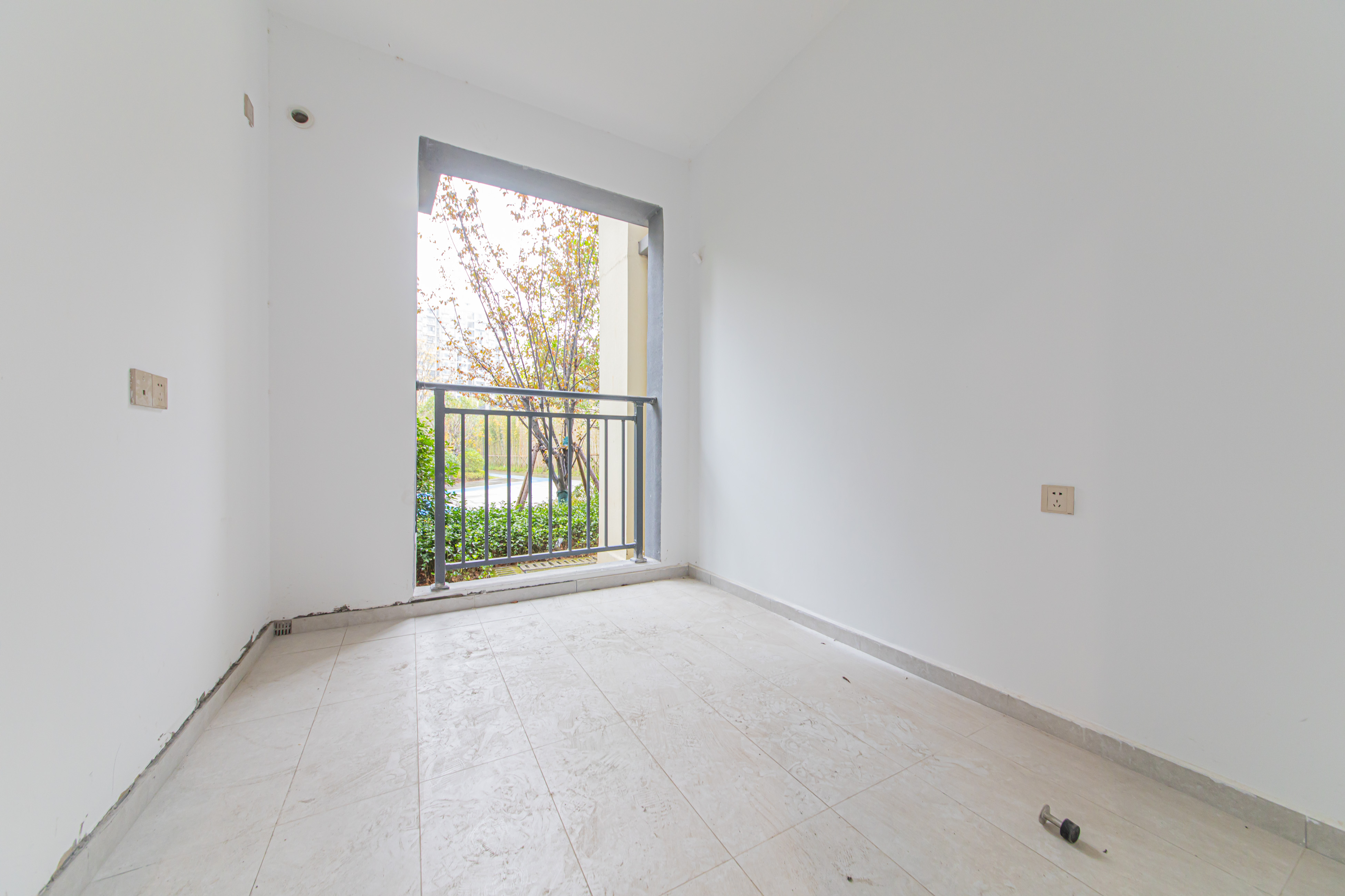 江悦和鸣  3室2厅2卫    221.0万 江悦和鸣  3室2厅2卫    221.0万卧室