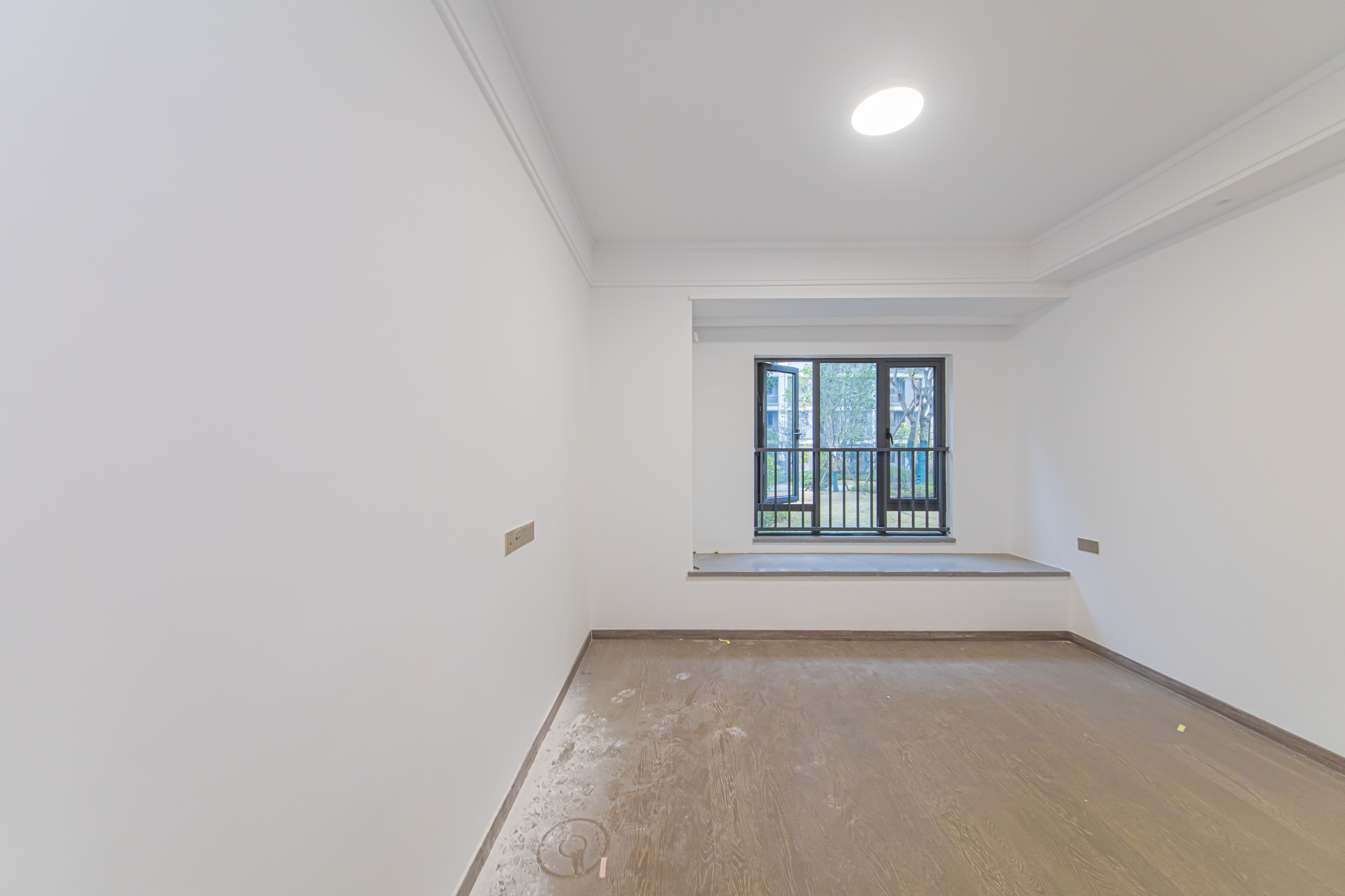 江悦和鸣  3室2厅2卫    221.0万 江悦和鸣  3室2厅2卫    221.0万卧室