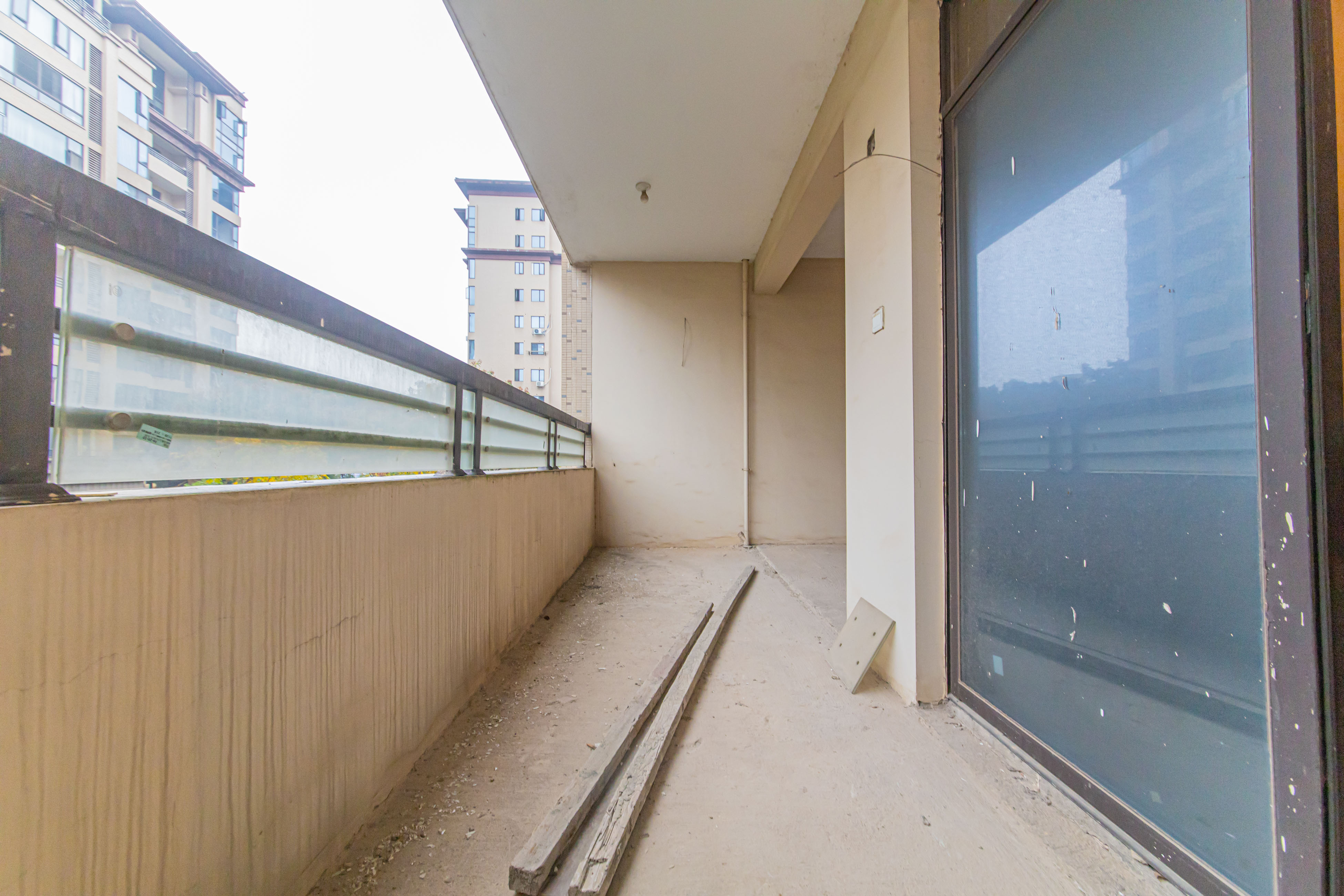 大唐印象一期云海湾 4室2厅2卫 139.8万 大唐印象一期云海湾 4室2厅2卫 139.8万阳台