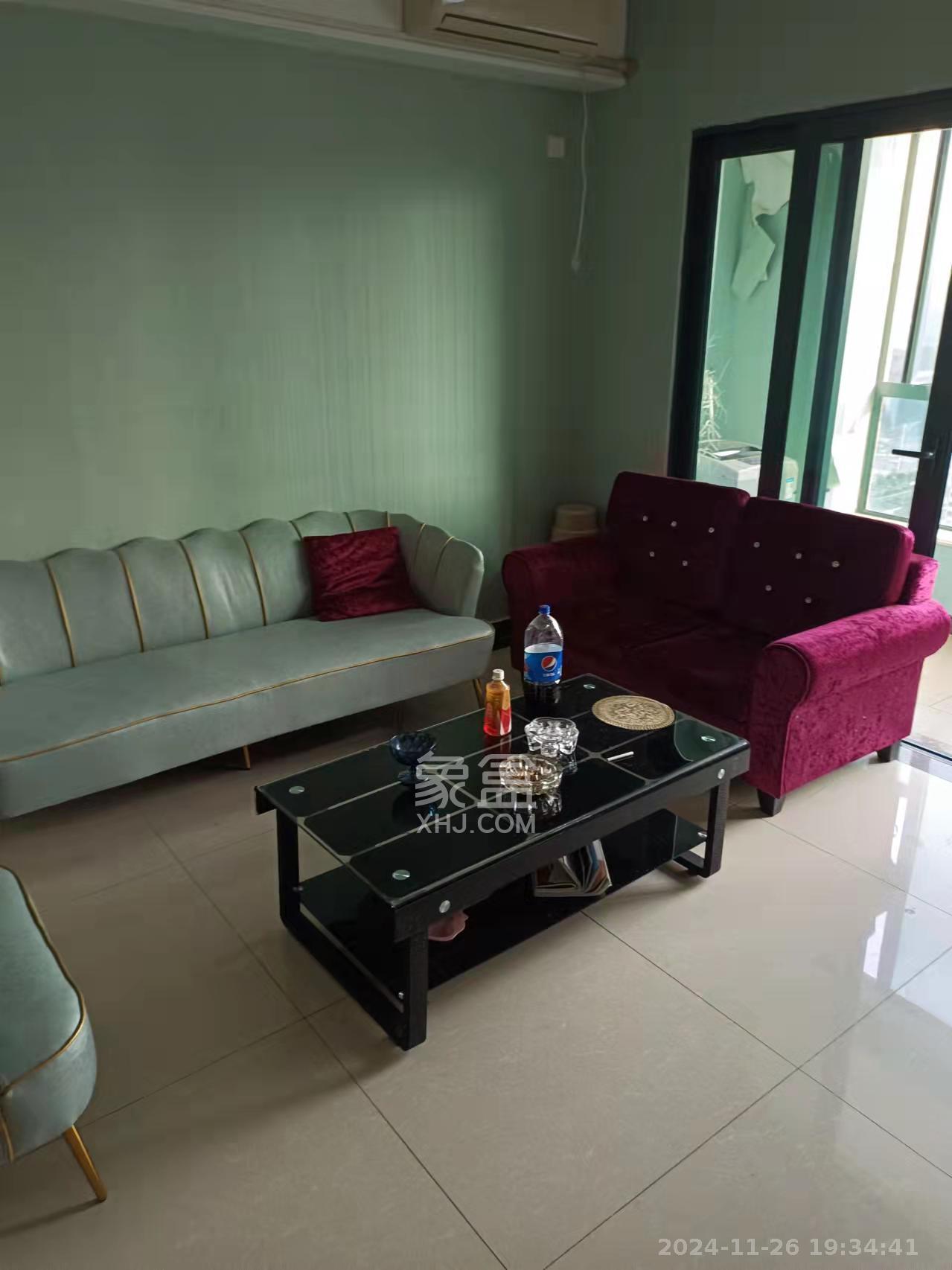 恒大华府 1室2厅1卫 2300.00元/月 恒大华府 1室2厅1卫 2300.00元/月室内图