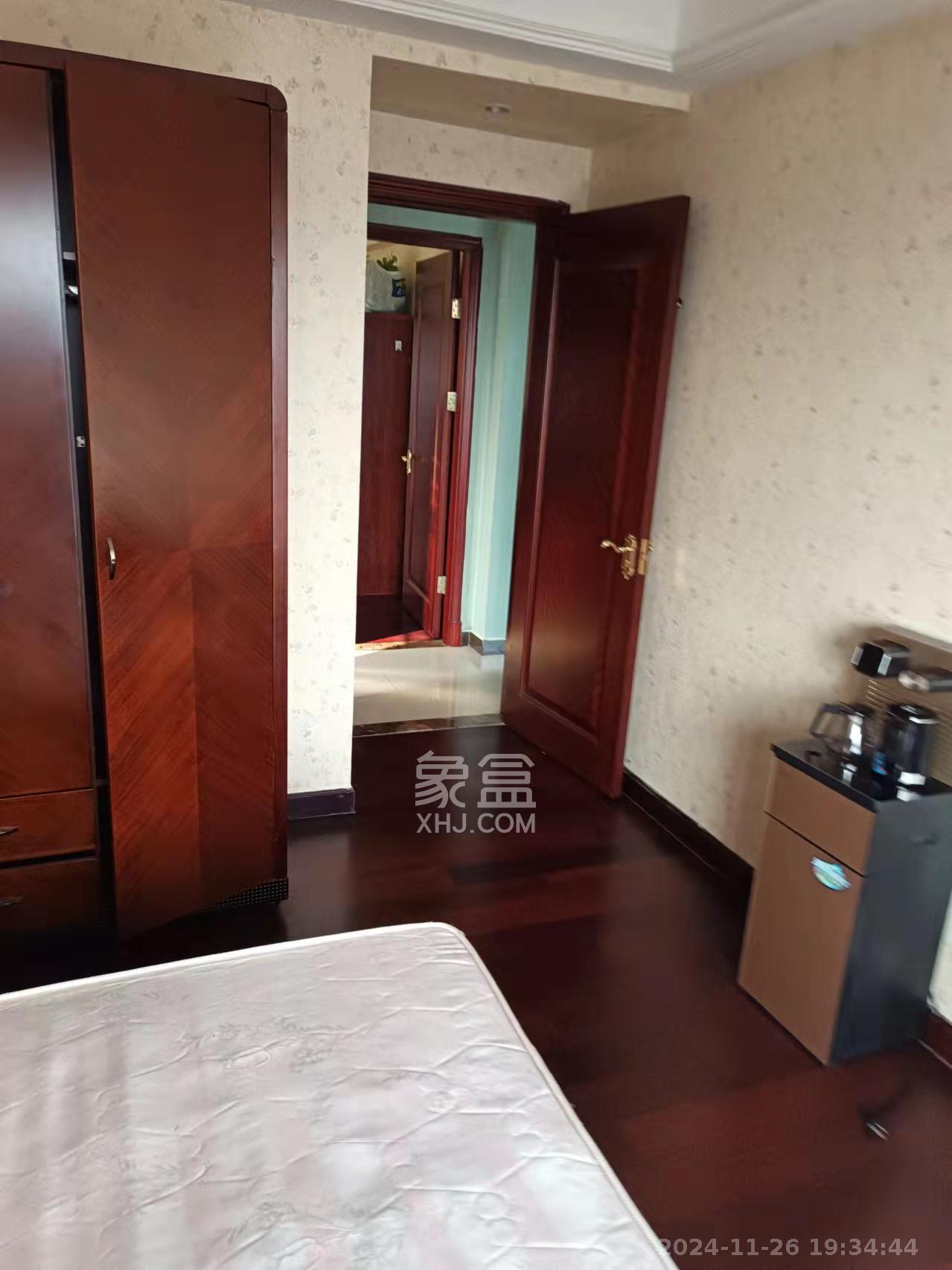 恒大华府 1室2厅1卫 2300.00元/月 恒大华府 1室2厅1卫 2300.00元/月室内图