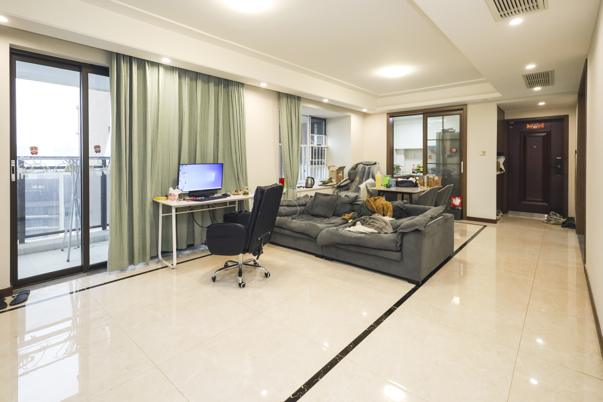 中欣楚天御府E区  4室2厅1卫    122.0万 中欣楚天御府E区  4室2厅1卫    122.0万客厅