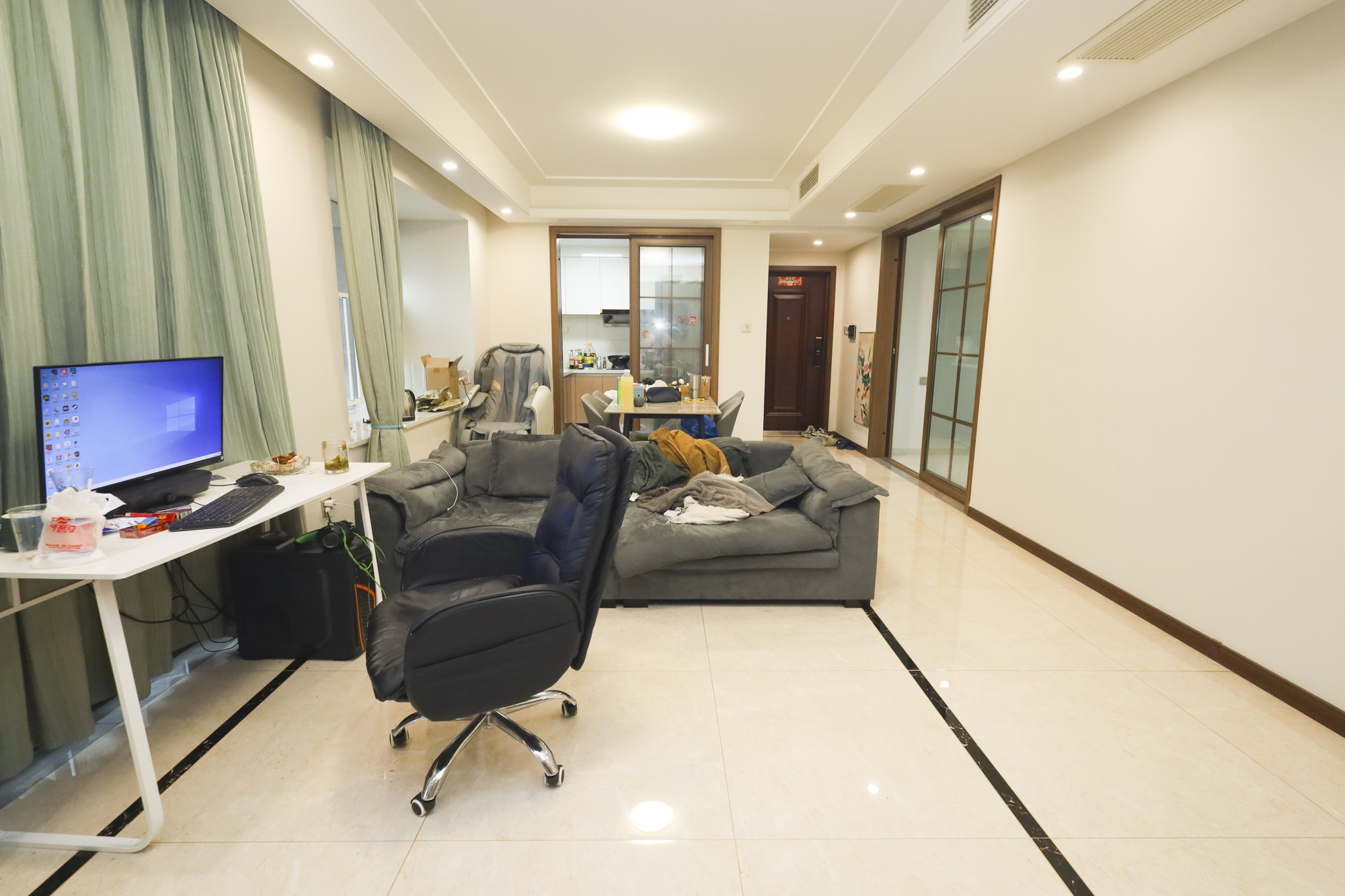 中欣楚天御府E区  4室2厅1卫    122.0万 中欣楚天御府E区  4室2厅1卫    122.0万客厅