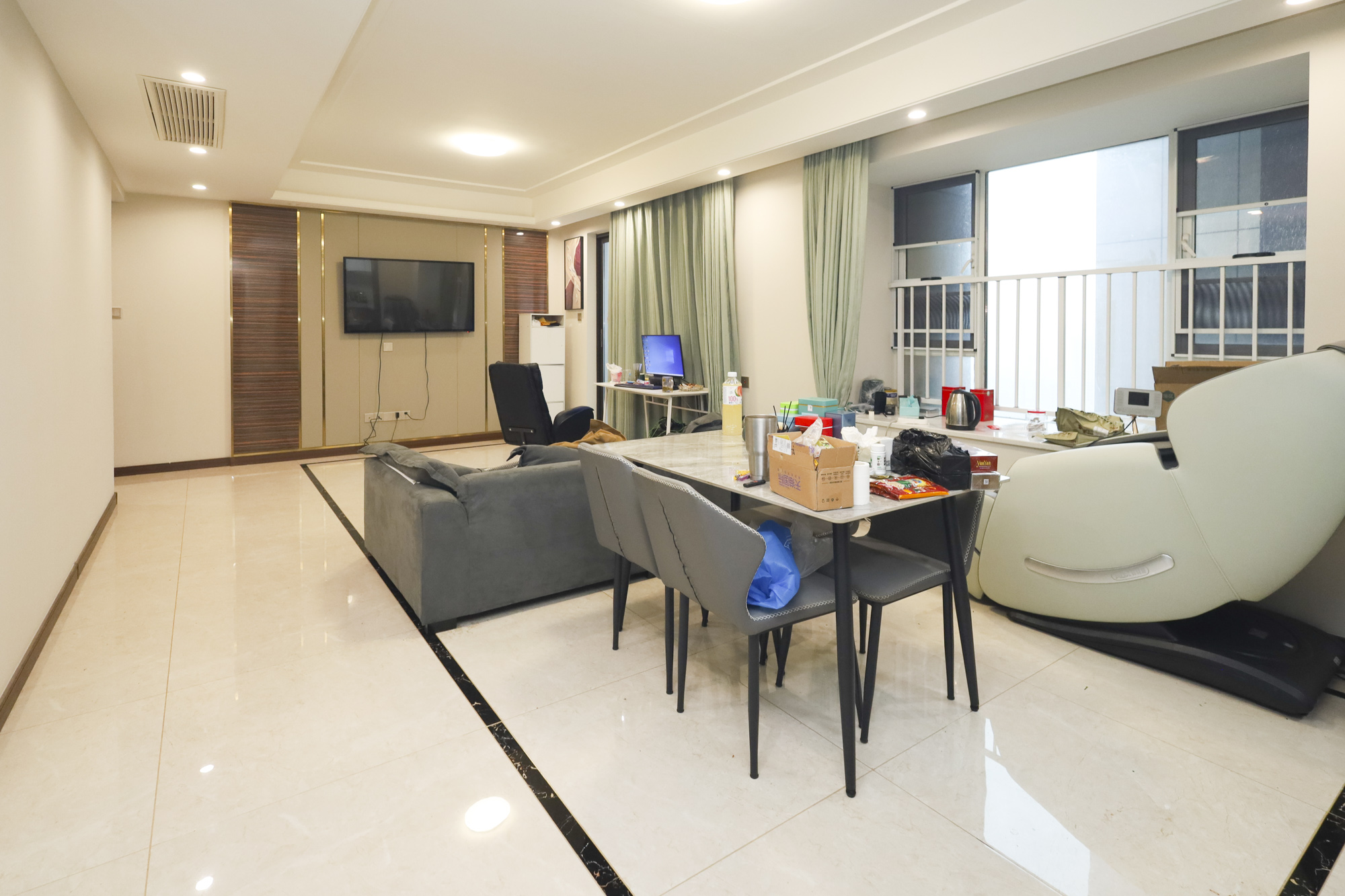 中欣楚天御府E区  4室2厅1卫    122.0万 中欣楚天御府E区  4室2厅1卫    122.0万客厅