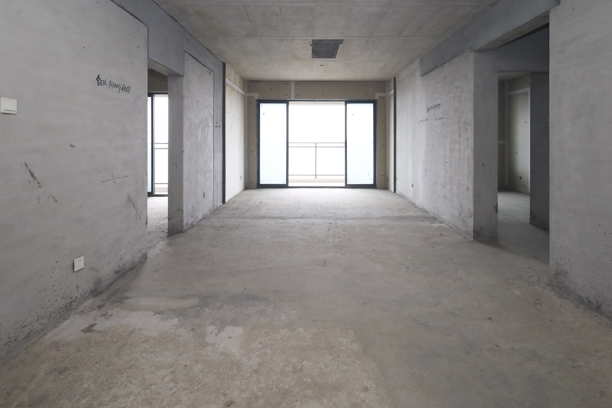 嘉新时代广场  3室2厅2卫    66.8万 嘉新时代广场  3室2厅2卫    66.8万客厅