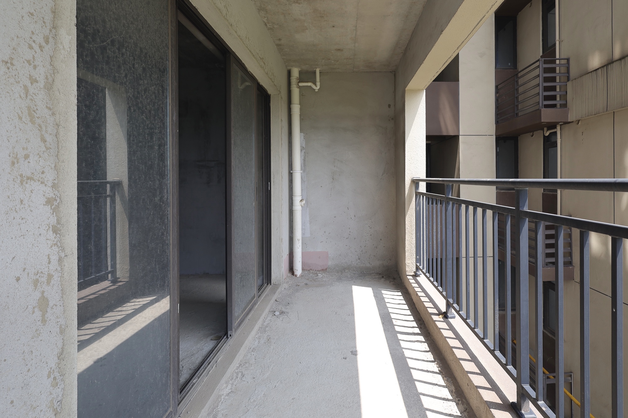 美来美城市广场  4室2厅2卫    88.0万阳台