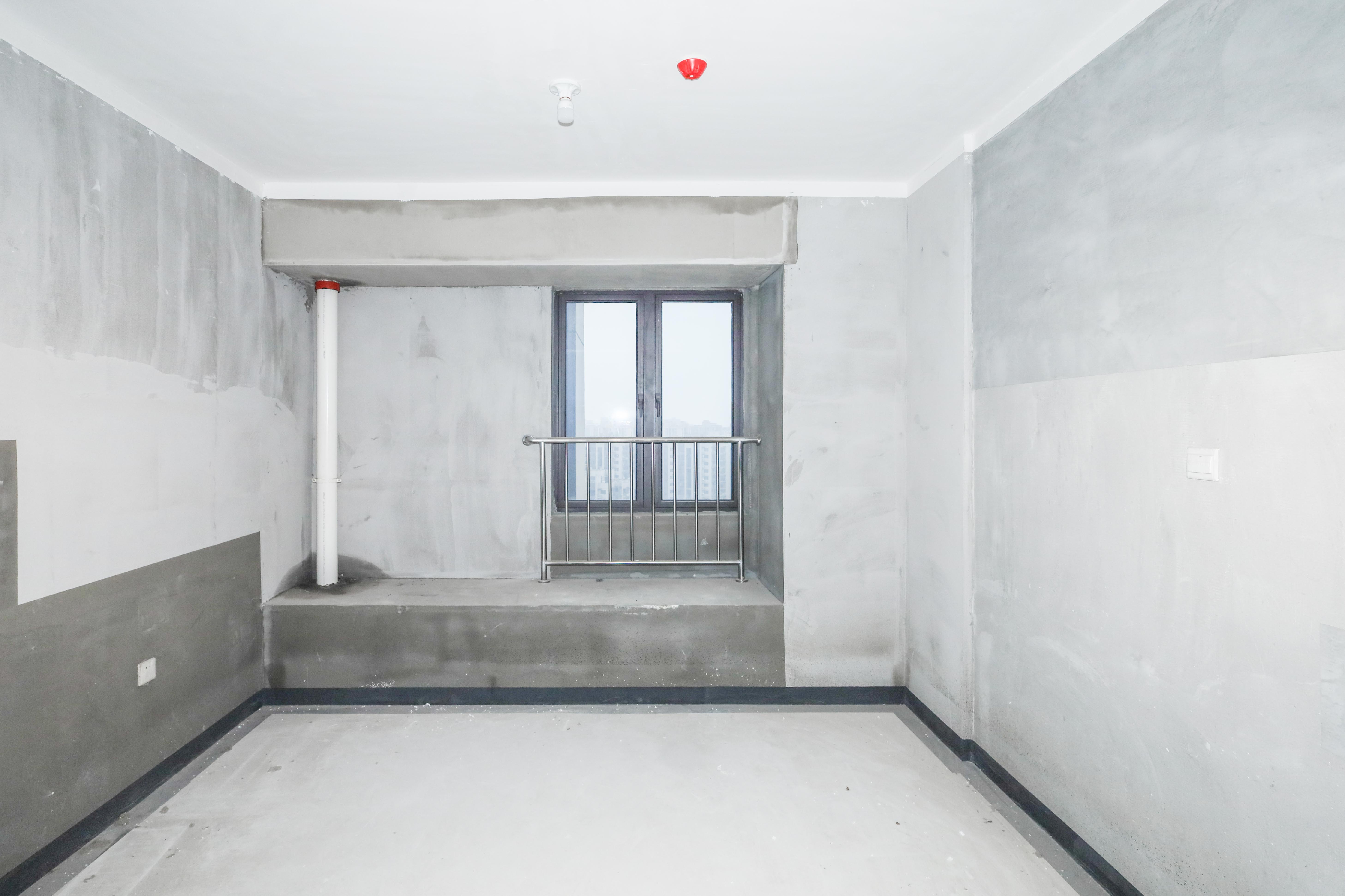 建发央著  4室2厅2卫   238.00万卧室