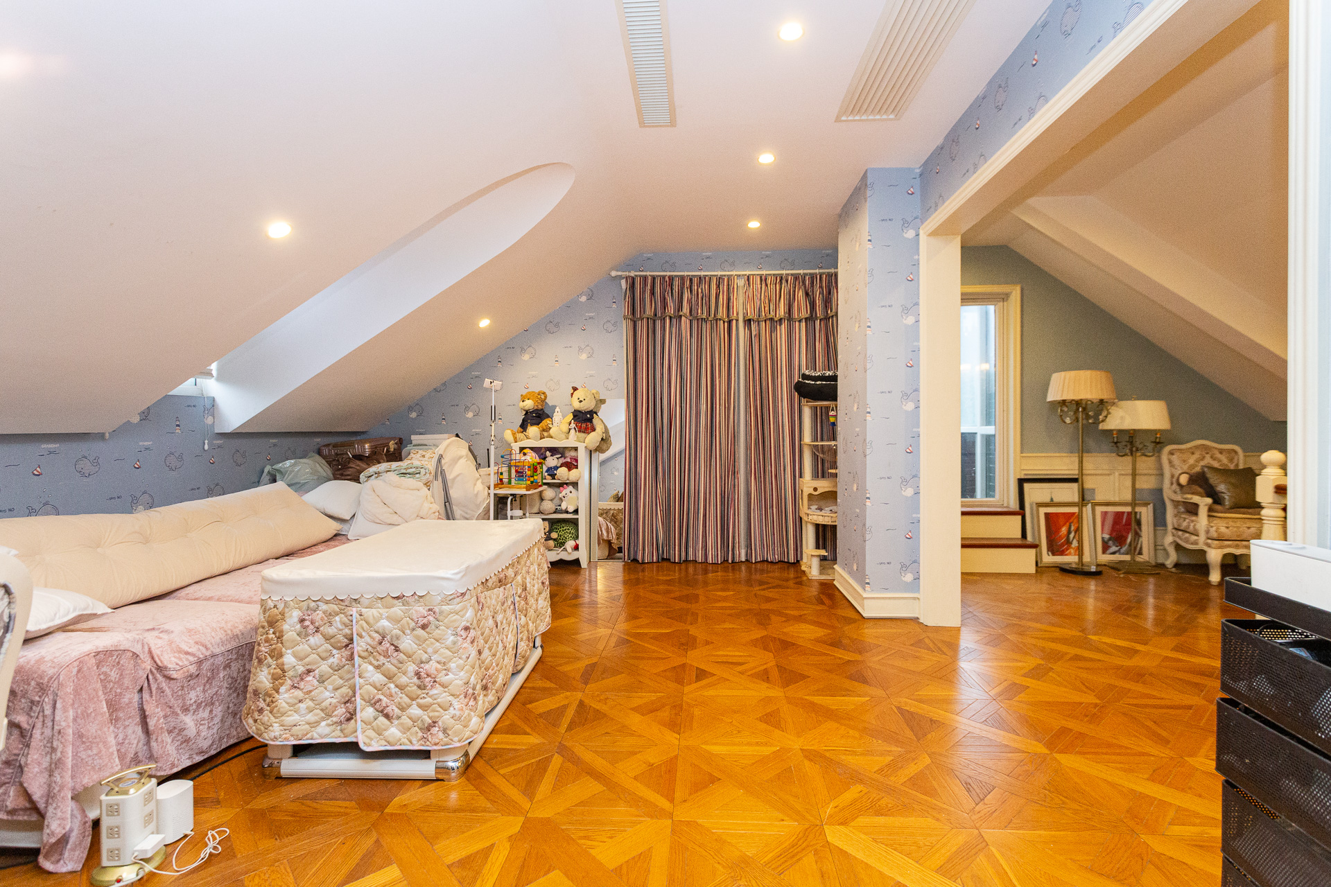 谷山逸墅  5室2厅4卫    383.0万 谷山逸墅  5室2厅4卫    383.0万其他