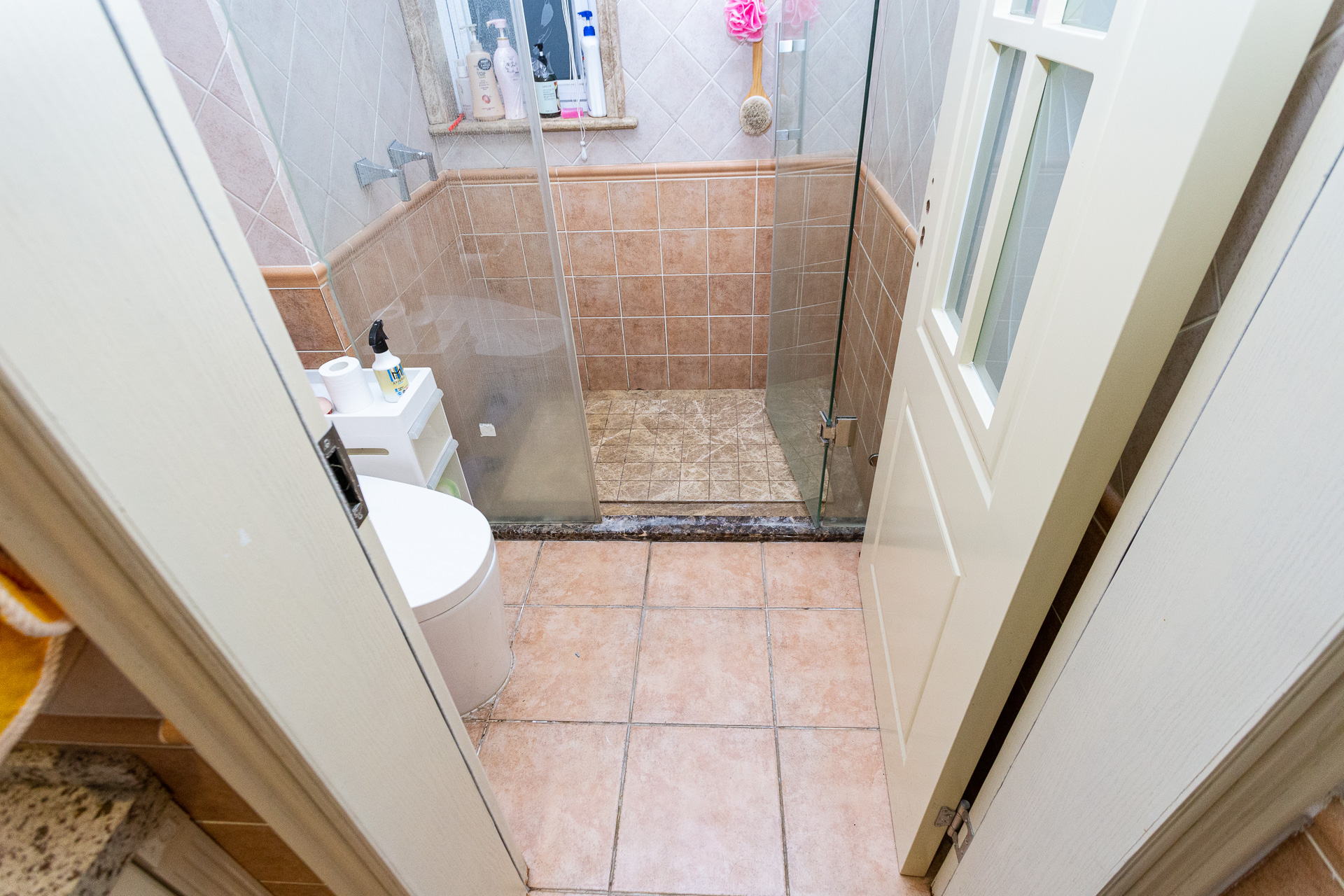 谷山逸墅  5室2厅4卫    383.0万 谷山逸墅  5室2厅4卫    383.0万卫生间