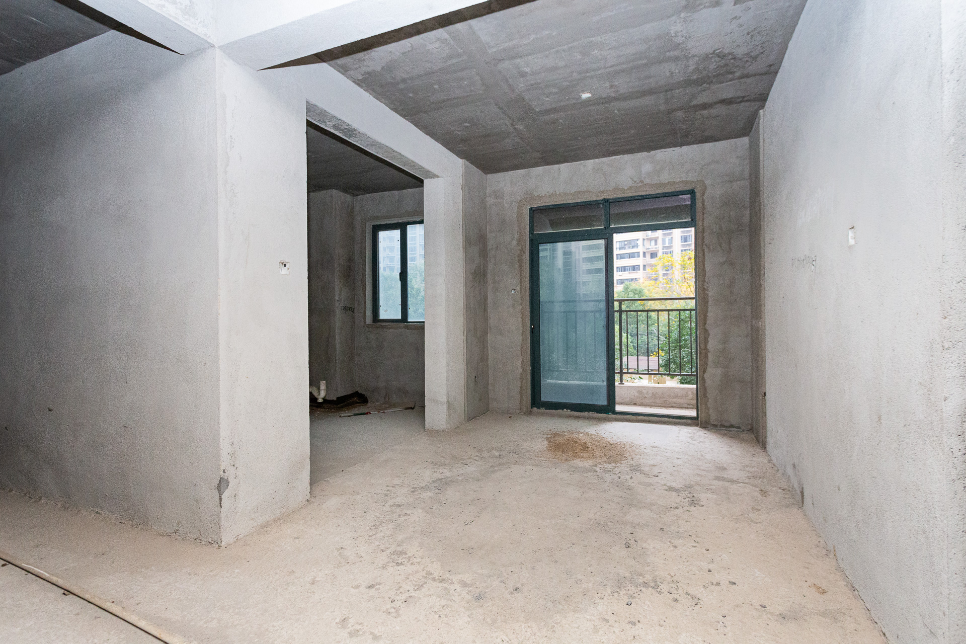 金湘苑(星澜之悦) 5室2厅2卫 85.0万 金湘苑(星澜之悦) 5室2厅2卫 85.0万客厅