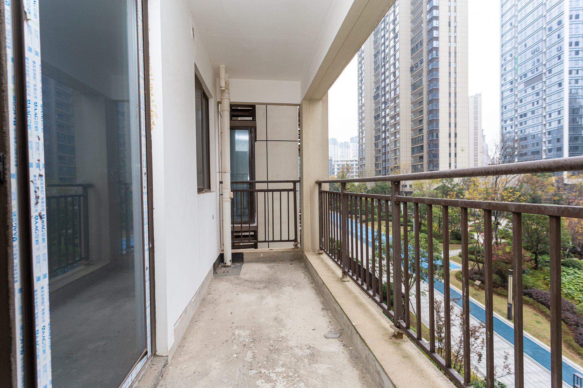 润和湘江天地D区 4室2厅2卫 150.8万 润和湘江天地D区 4室2厅2卫 150.8万阳台