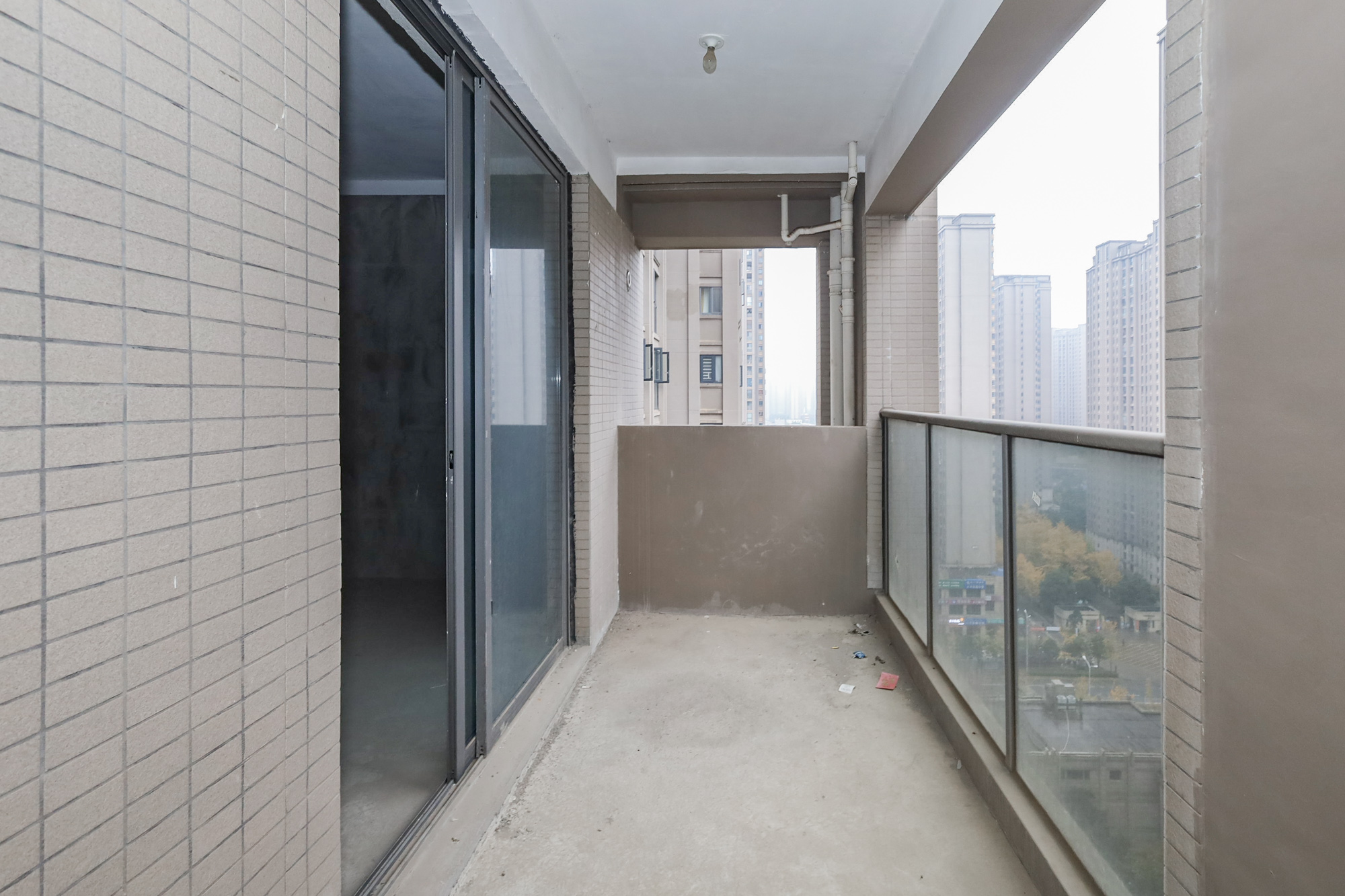 八方小区B区  3室2厅2卫   408.00万阳台