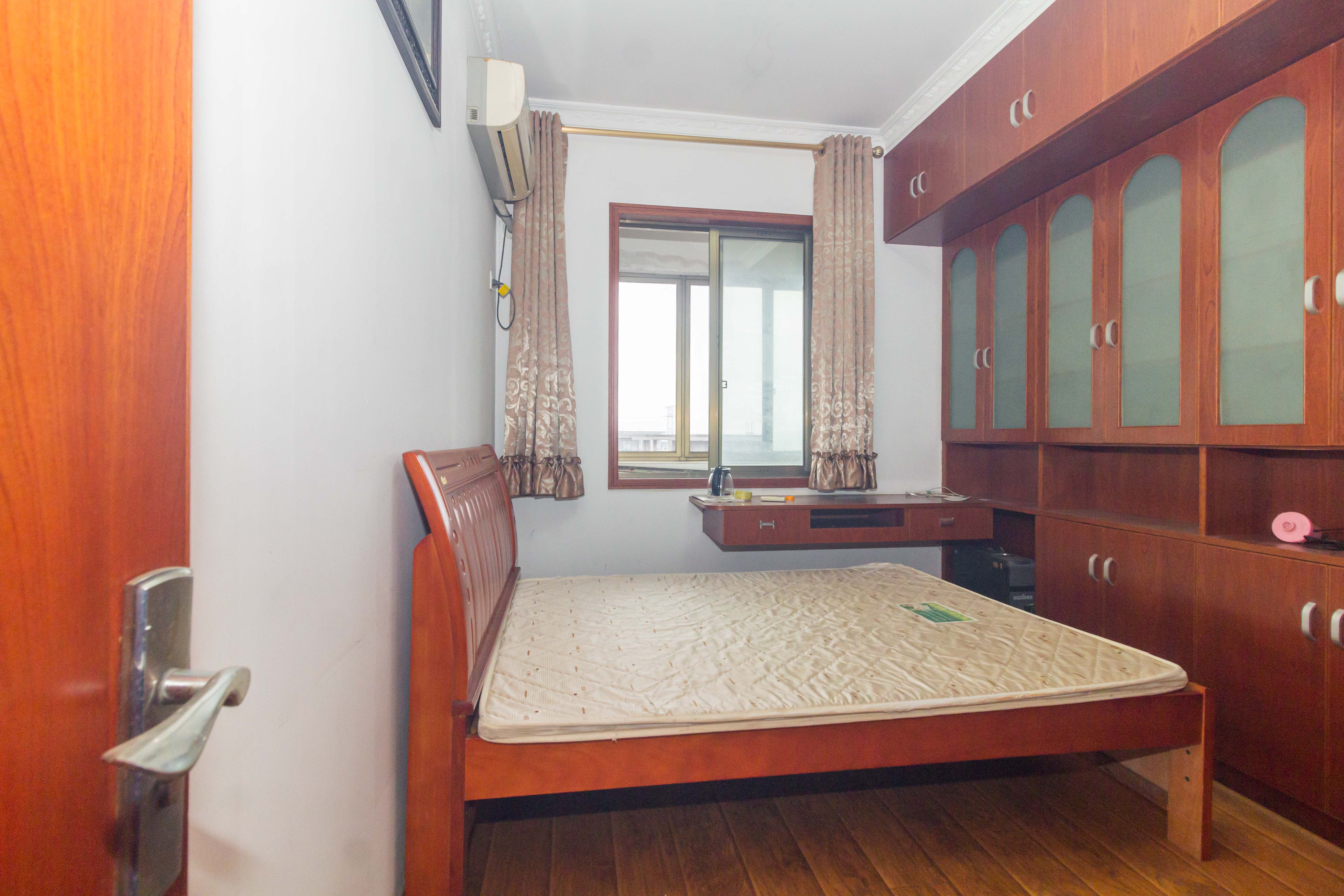 湖南有色地质勘查局宿舍(榔梨镇)  3室2厅2卫    68.0万 湖南有色地质勘查局宿舍(榔梨镇)  3室2厅2卫    68.0万卧室