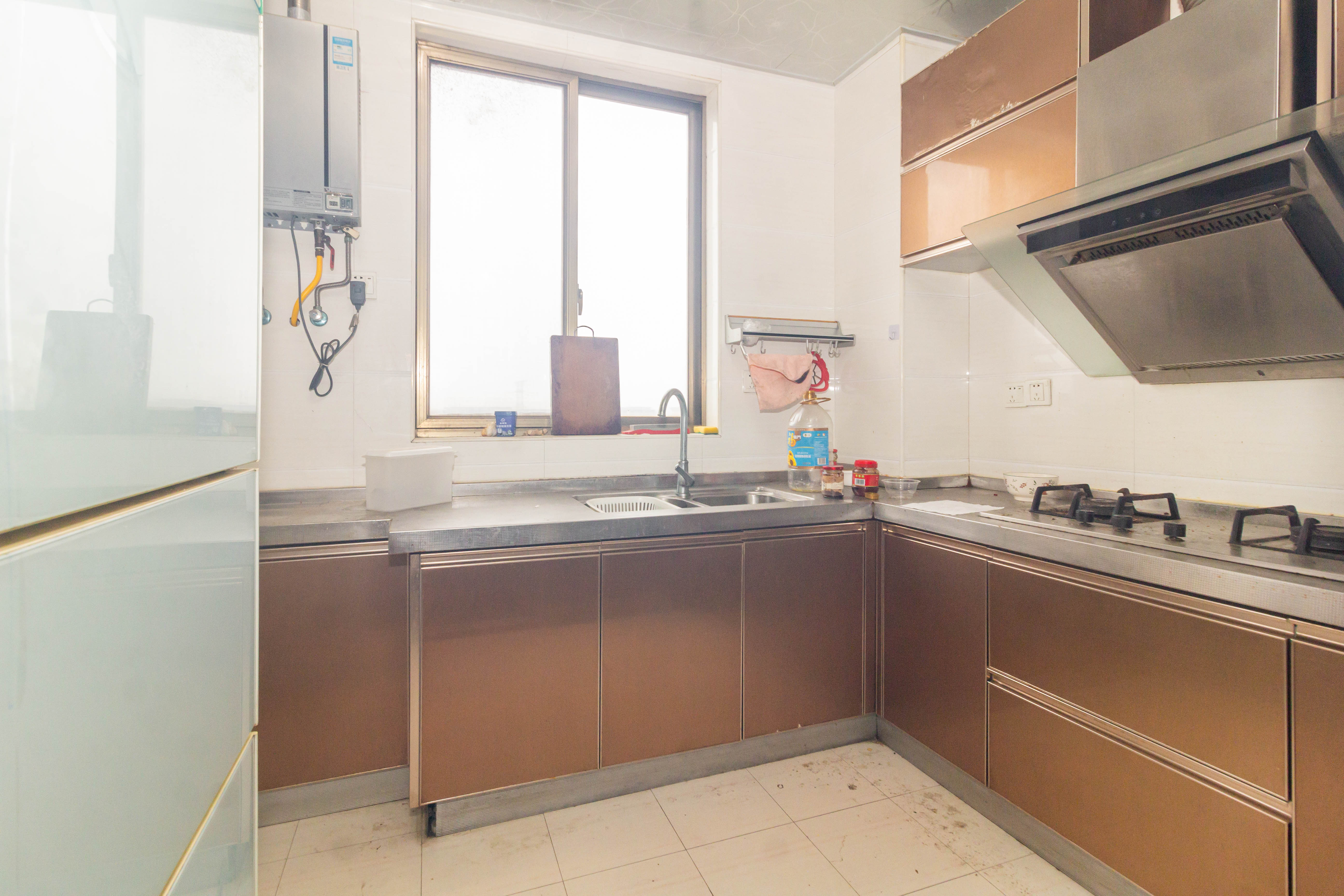 湖南有色地质勘查局宿舍(榔梨镇)  3室2厅2卫    68.0万 湖南有色地质勘查局宿舍(榔梨镇)  3室2厅2卫    68.0万厨房