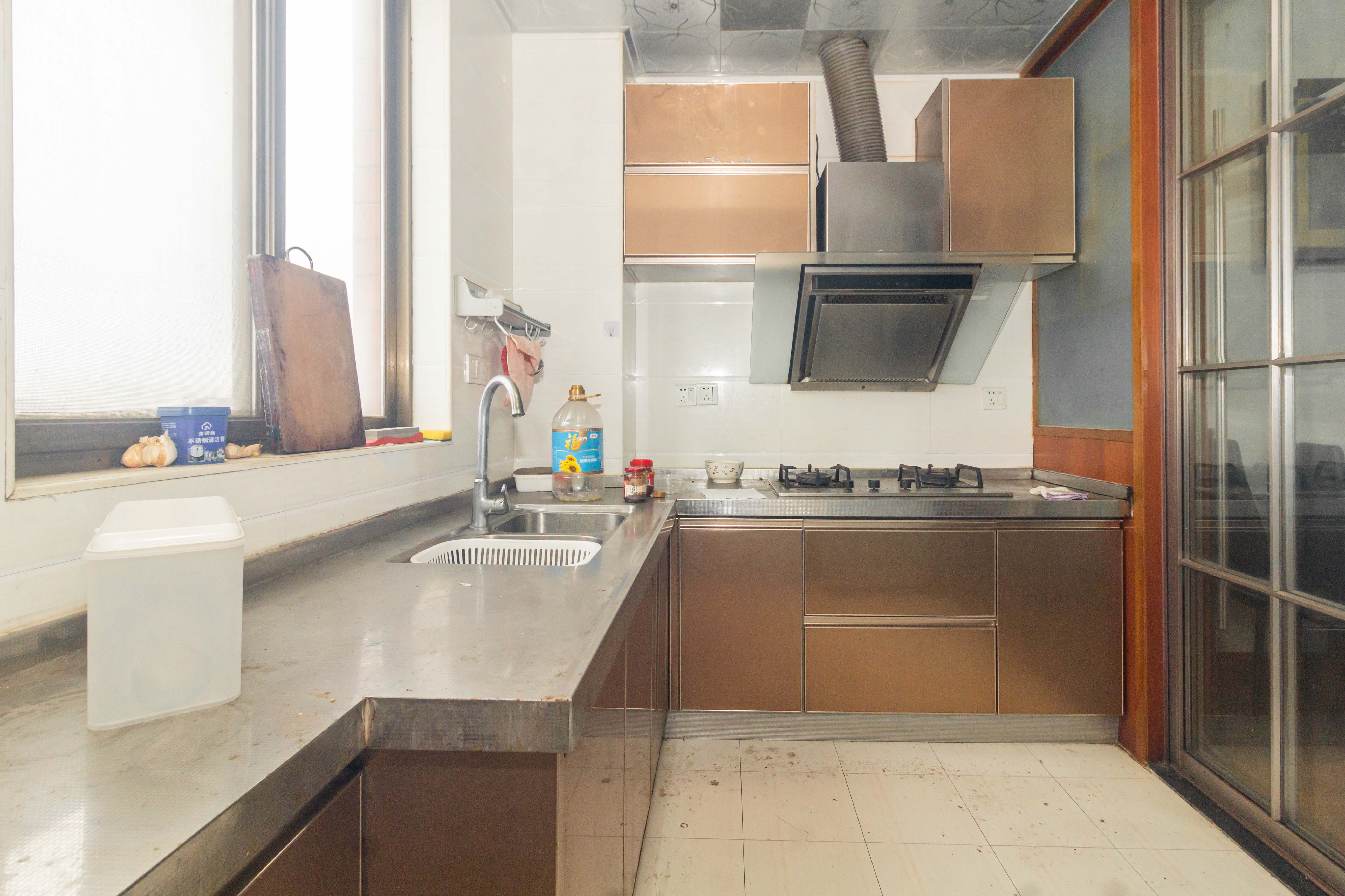 湖南有色地质勘查局宿舍(榔梨镇)  3室2厅2卫    68.0万 湖南有色地质勘查局宿舍(榔梨镇)  3室2厅2卫    68.0万厨房