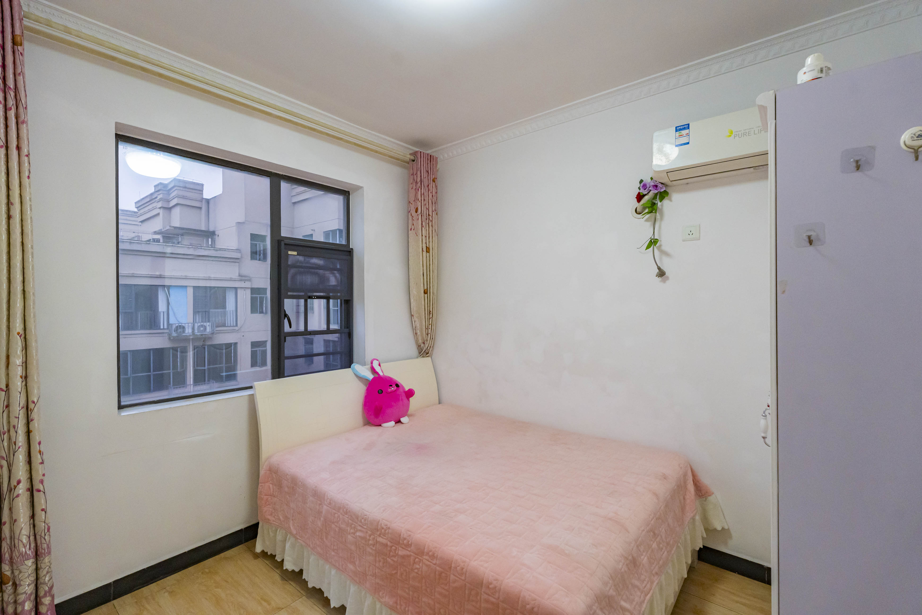 悦湖山  4室2厅1卫    68.0万 悦湖山  4室2厅1卫    68.0万卧室