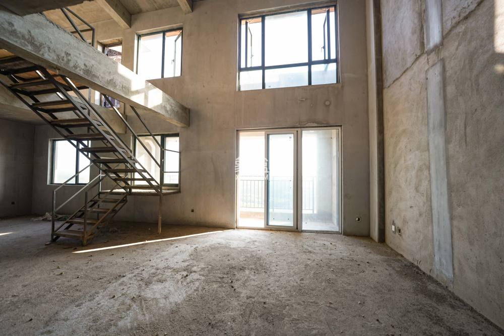 丽发新城  5室2厅2卫    110.0万