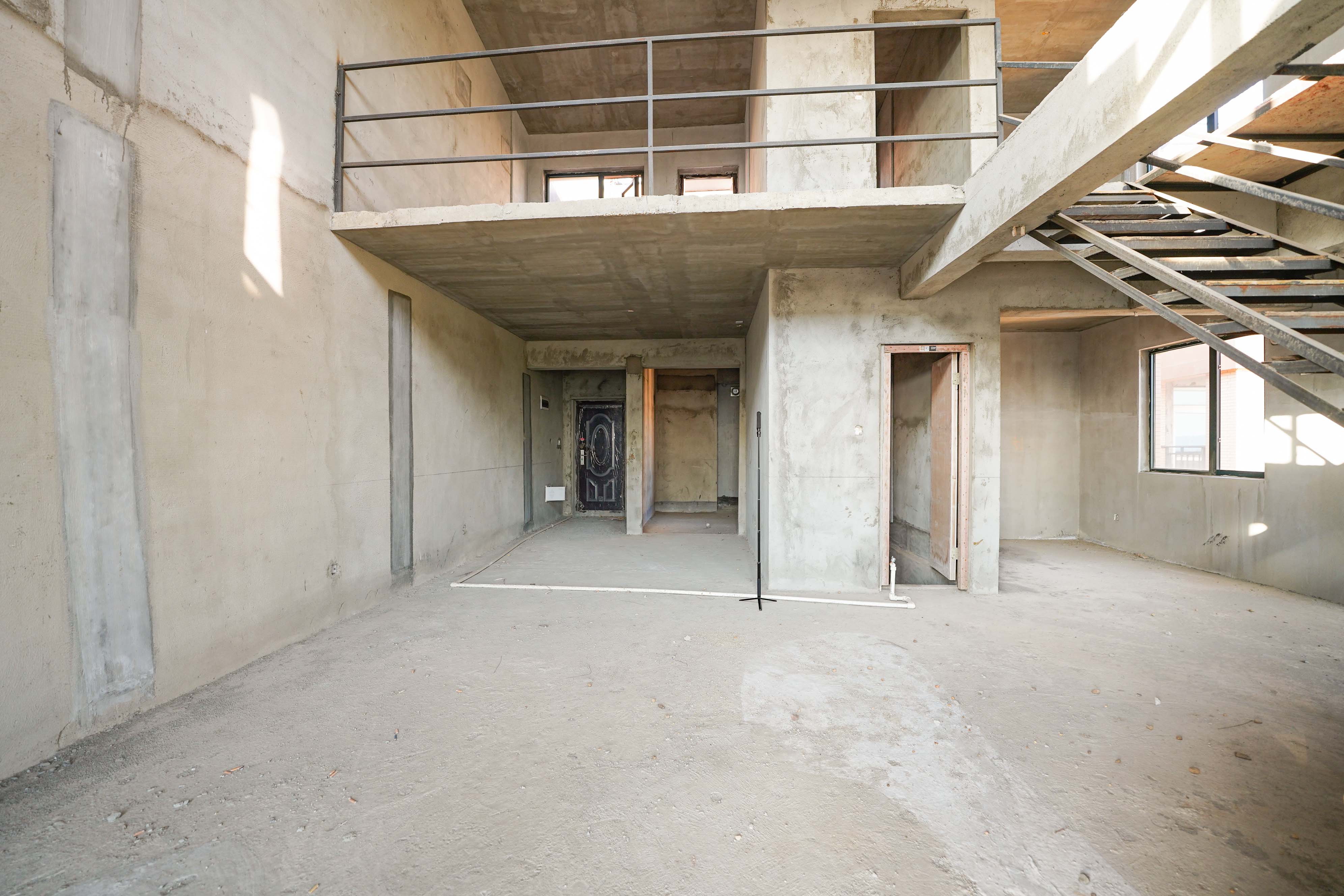 丽发新城  5室2厅2卫    110.0万 丽发新城  5室2厅2卫    110.0万客厅