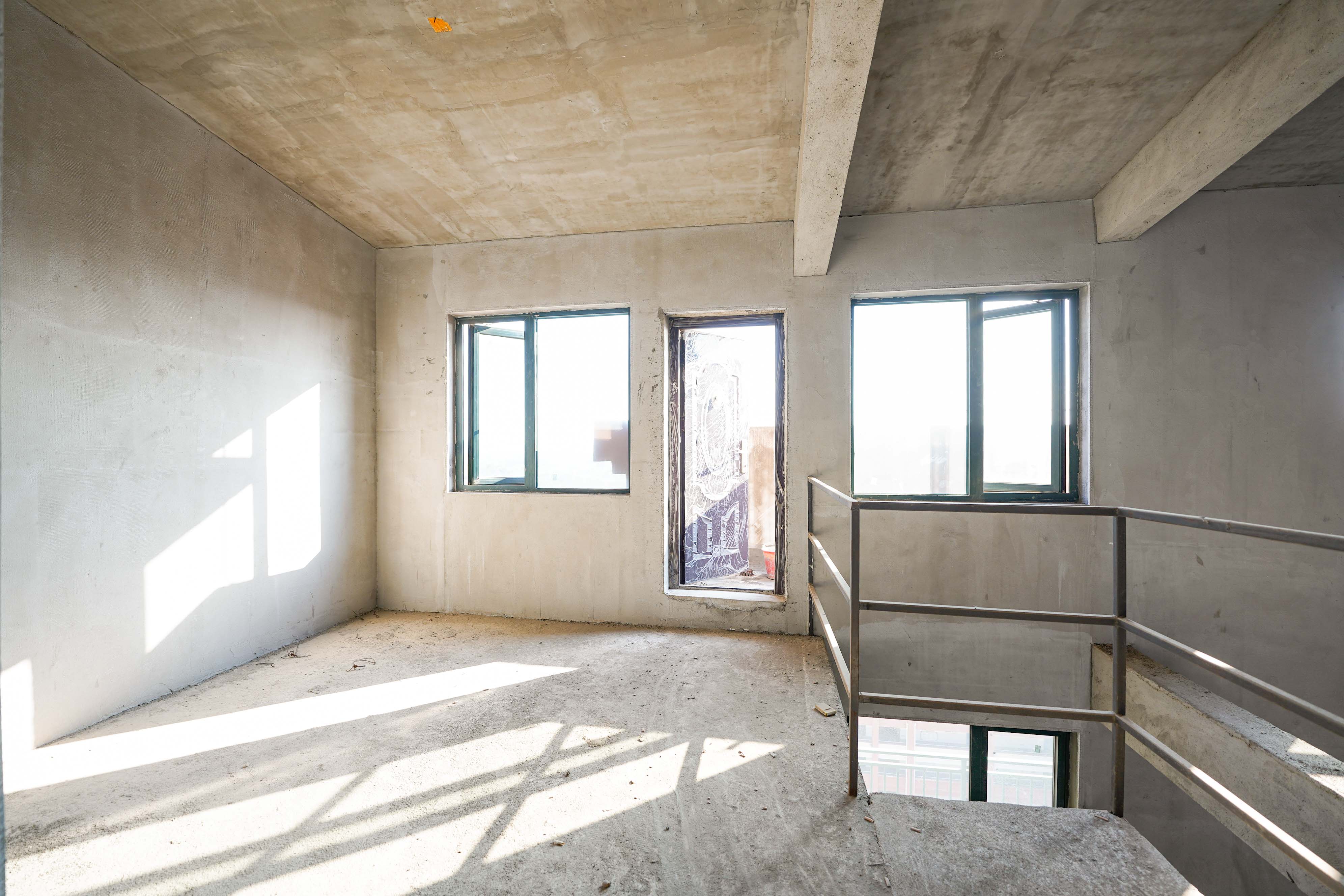 丽发新城  5室2厅2卫    110.0万 丽发新城  5室2厅2卫    110.0万卧室