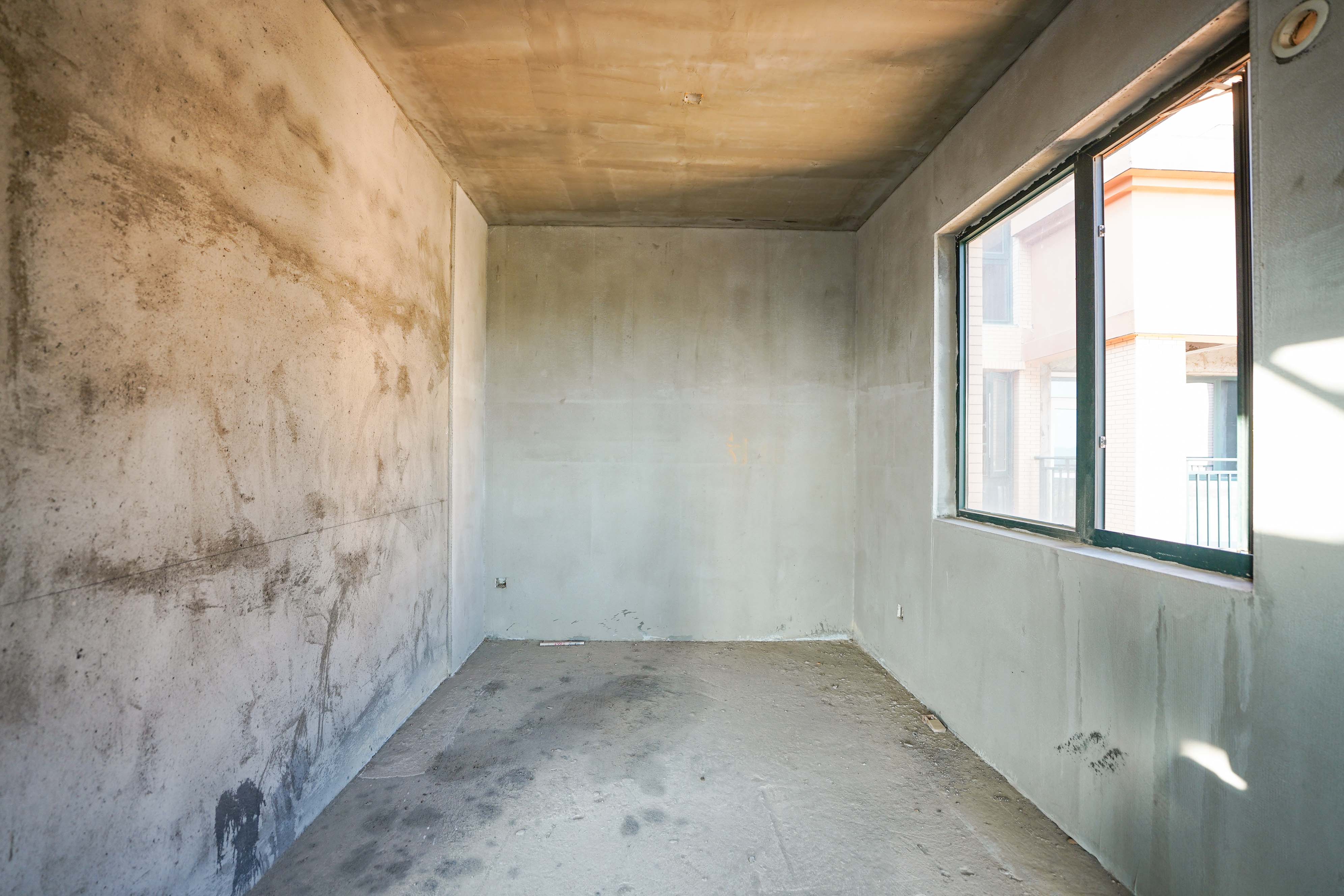 丽发新城  5室2厅2卫    110.0万 丽发新城  5室2厅2卫    110.0万卧室