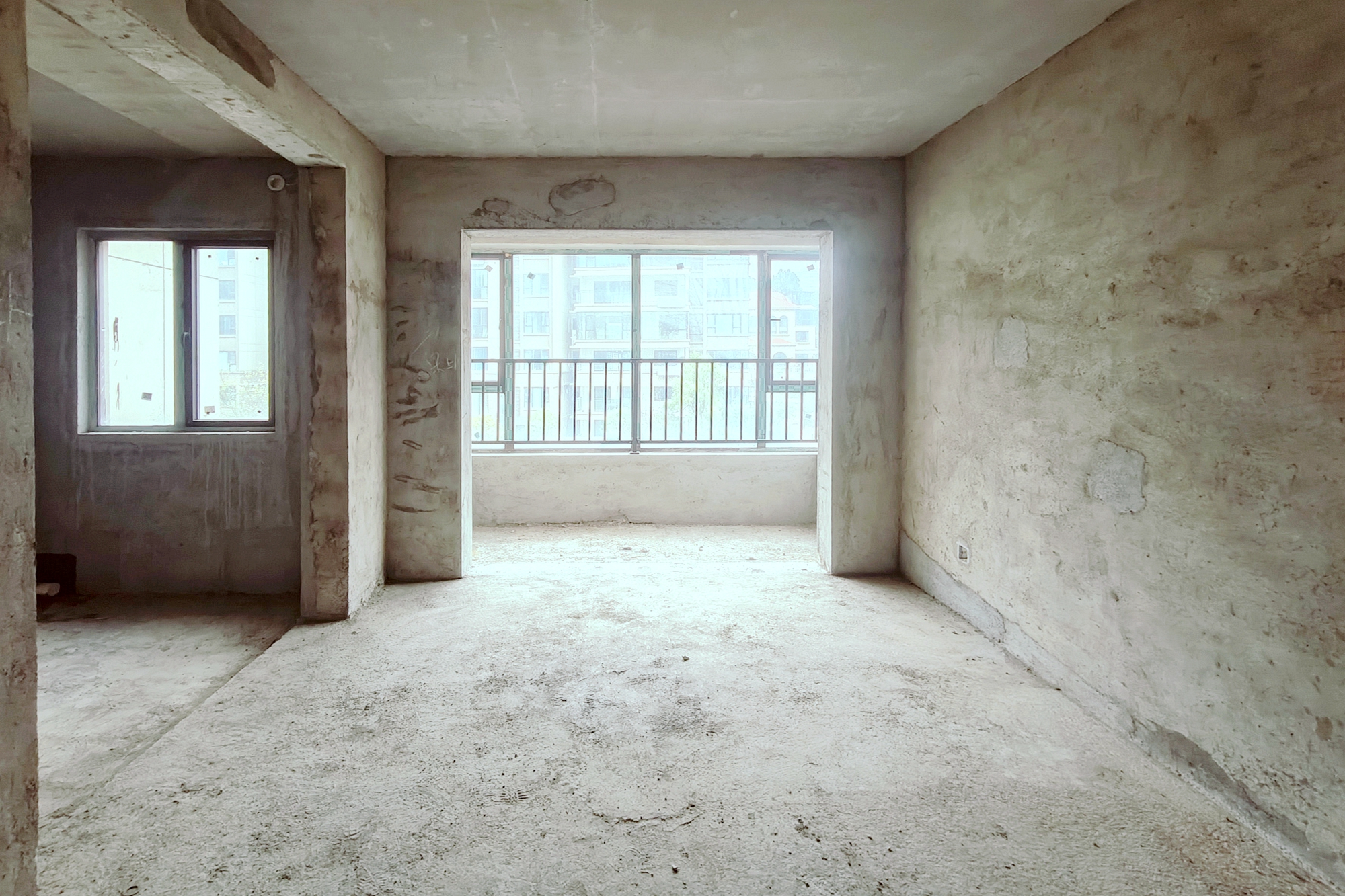 润和谷山郡(悦禧山庄水榭花都) 5室2厅3卫 162.0万 润和谷山郡(悦禧山庄水榭花都) 5室2厅3卫 162.0万客厅