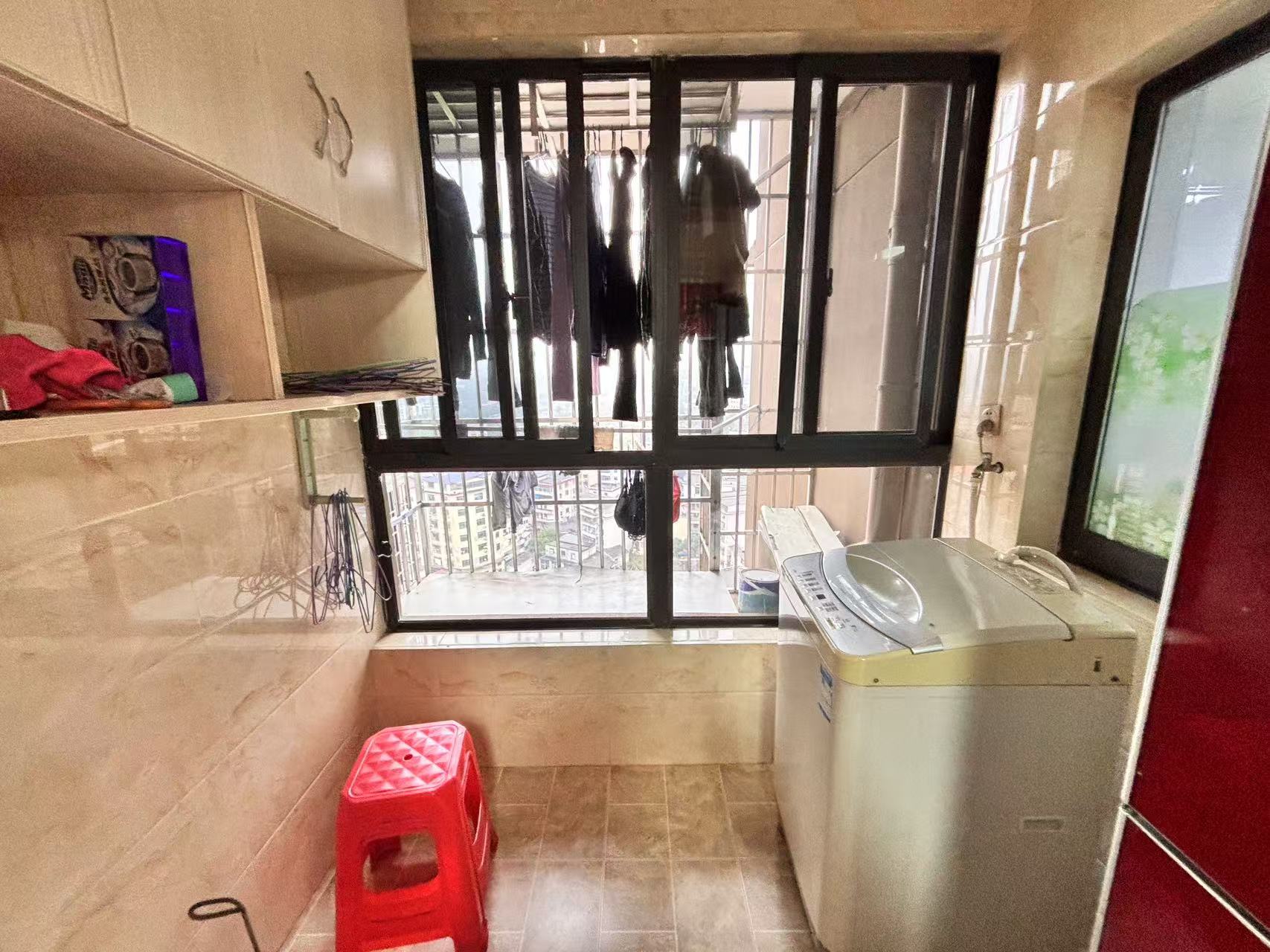 辉煌时代  3室2厅1卫    65.8万 辉煌时代  3室2厅1卫    65.8万室内图