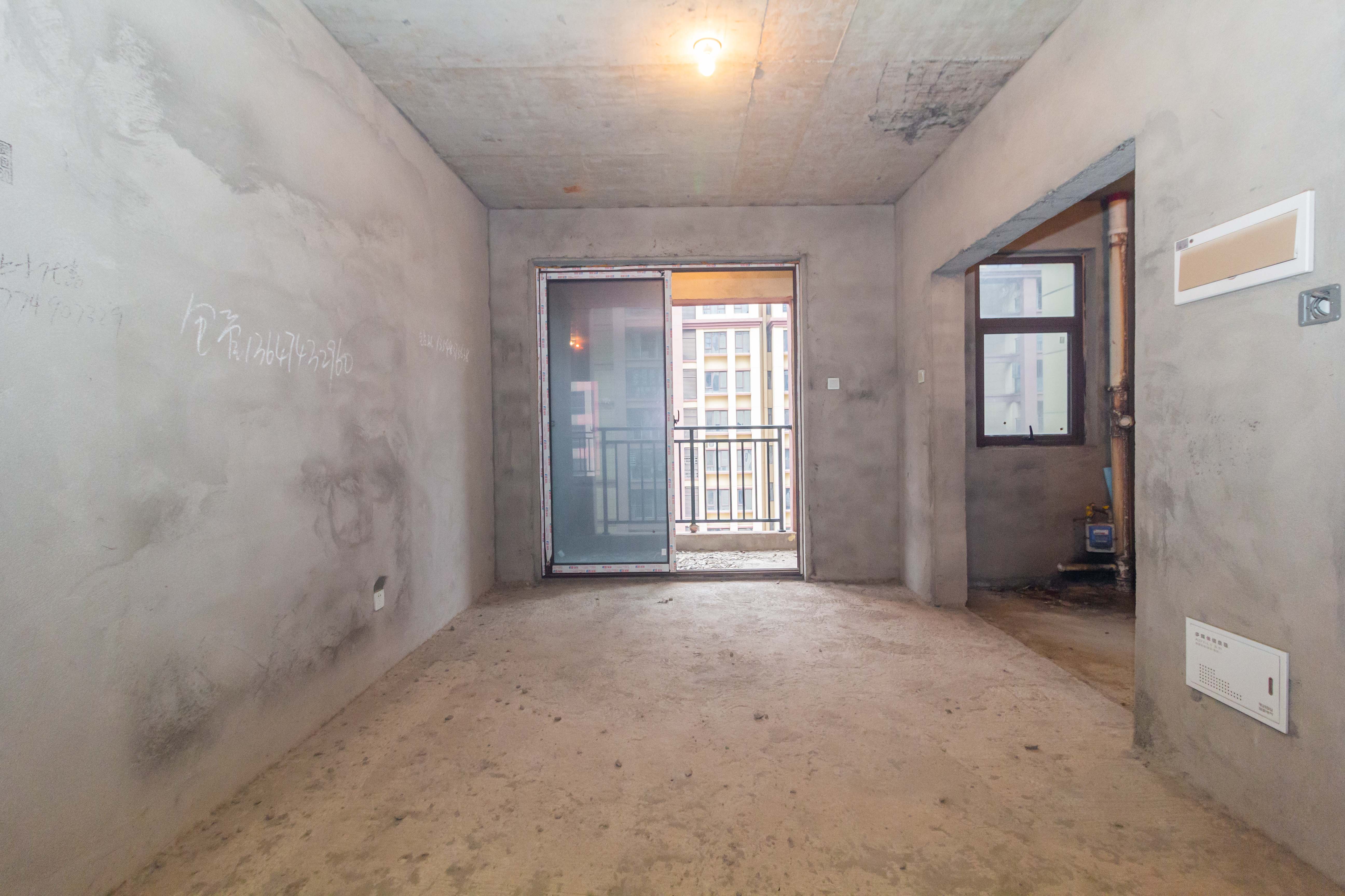 东方壹品 4室2厅2卫 105.0万 东方壹品 4室2厅2卫 105.0万其他