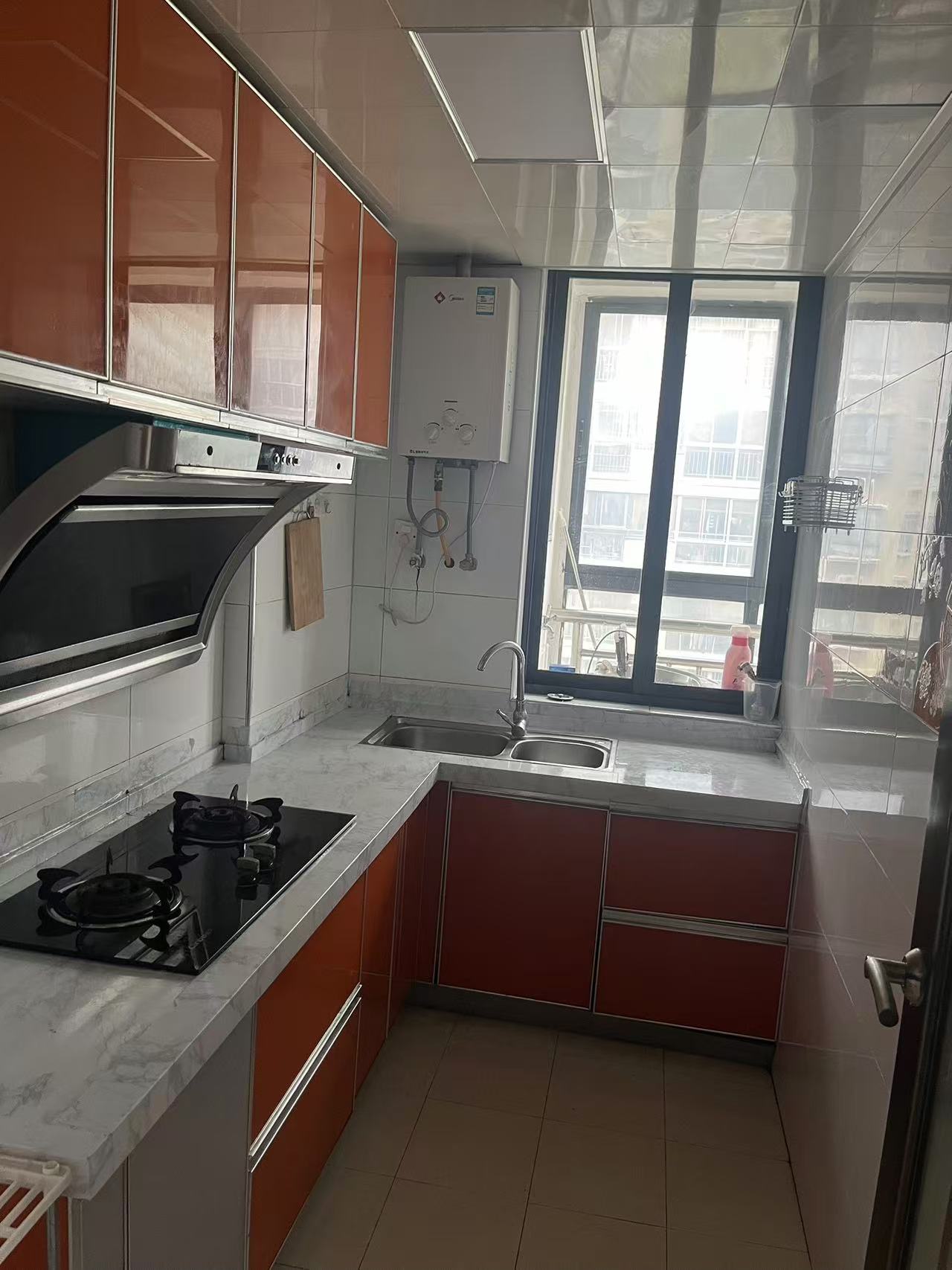 满庭芳小区  1室1厅1卫    1600.0元/月 满庭芳小区  1室1厅1卫    1600.0元/月室内图