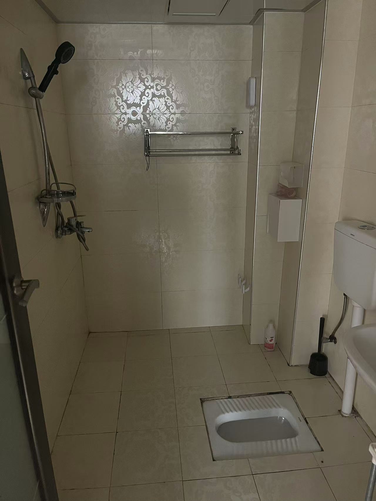 满庭芳小区  1室1厅1卫   1600.00元/月室内图