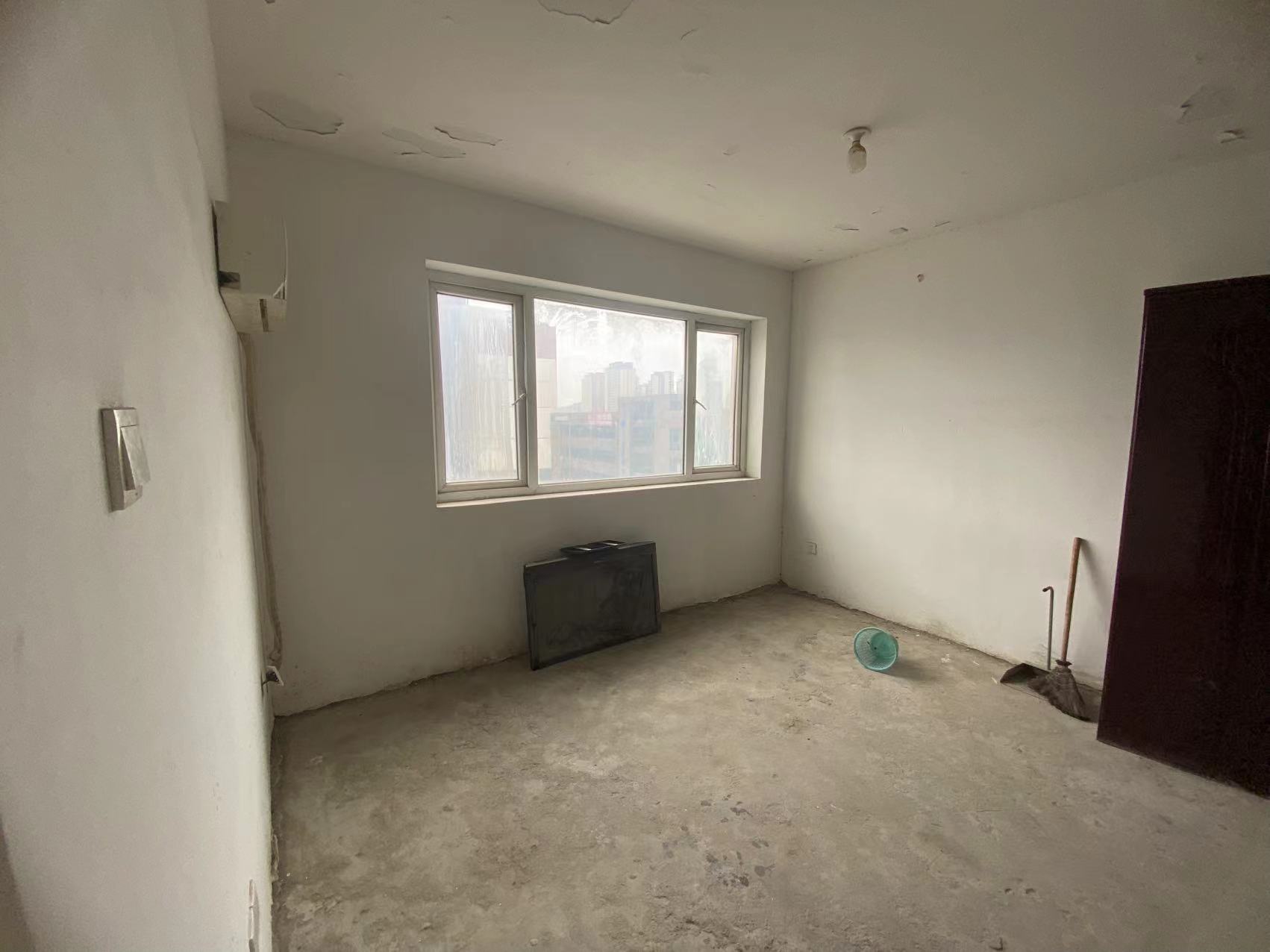 莲香园 3室1厅1卫 1500.0元/月 莲香园 3室1厅1卫 1500.0元/月室内图