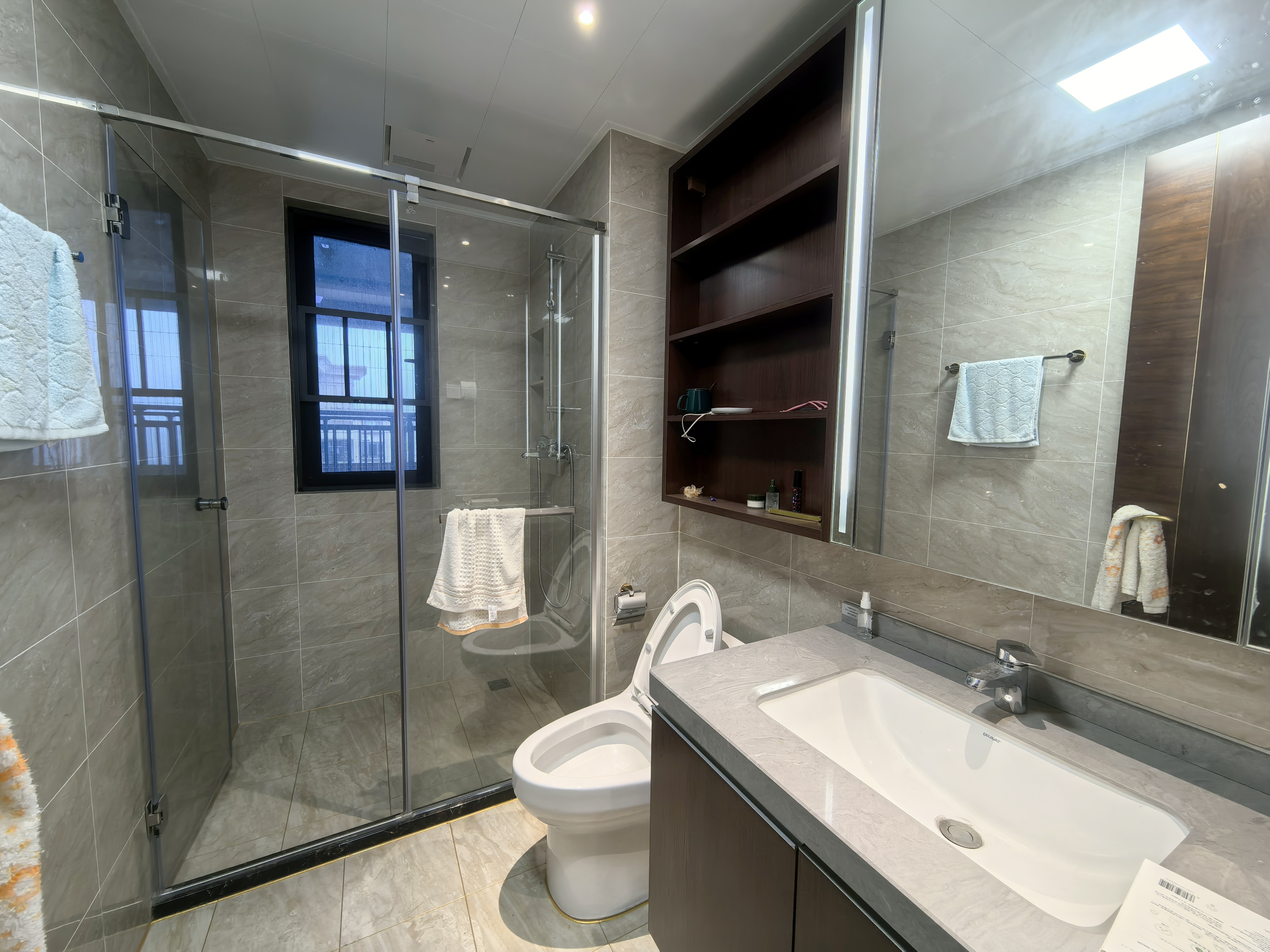 株洲恒大悦珑台 3室2厅2卫 2200.0元/月 株洲恒大悦珑台 3室2厅2卫 2200.0元/月室内图