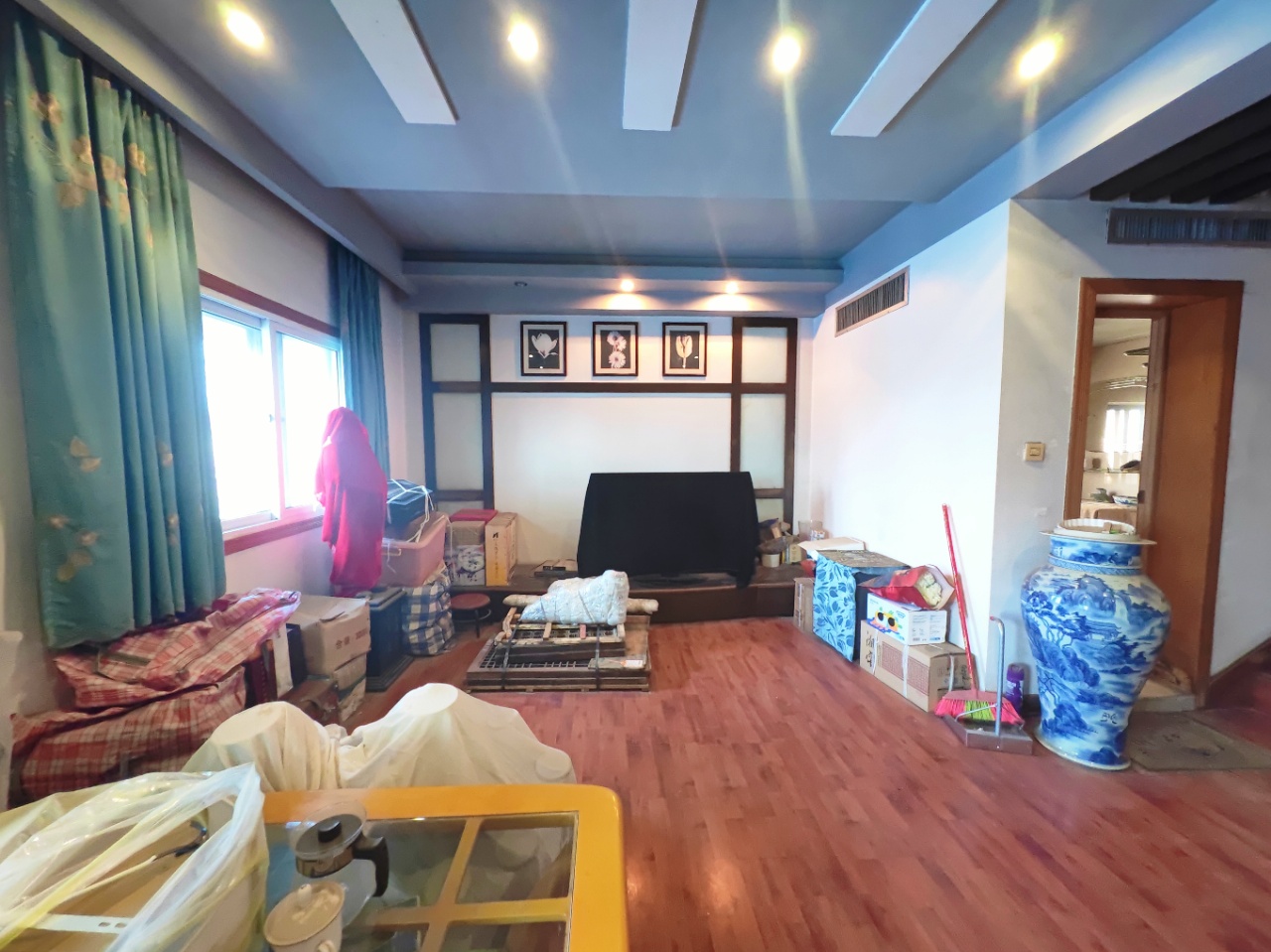 黄河北路上八区地税宿舍  4室2厅2卫    53.0万 黄河北路上八区地税宿舍  4室2厅2卫    53.0万室内图