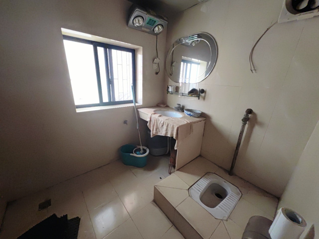 黄河北路上八区地税宿舍  4室2厅2卫    53.0万 黄河北路上八区地税宿舍  4室2厅2卫    53.0万室内图