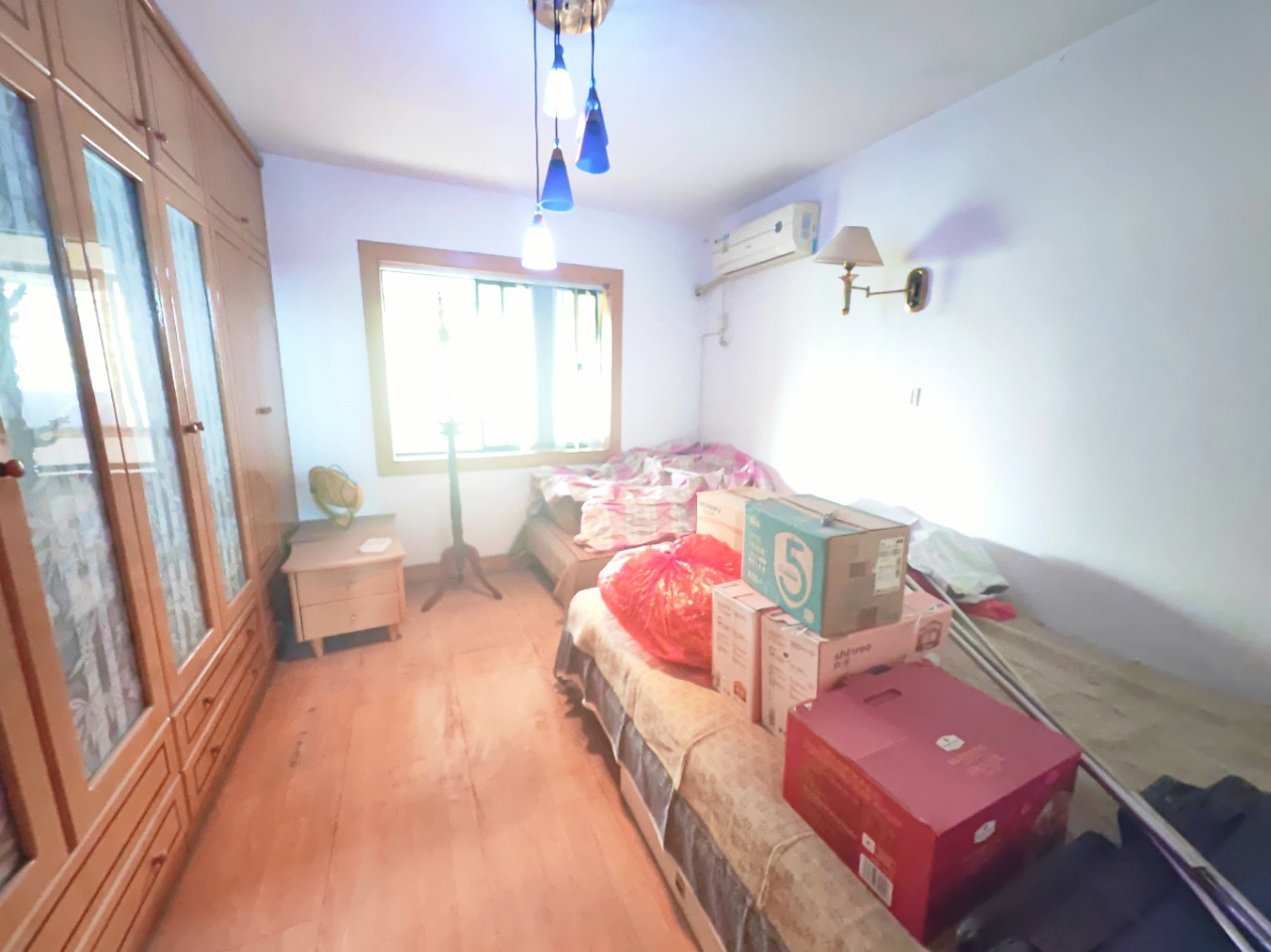 黄河北路上八区地税宿舍  4室2厅2卫    53.0万 黄河北路上八区地税宿舍  4室2厅2卫    53.0万室内图