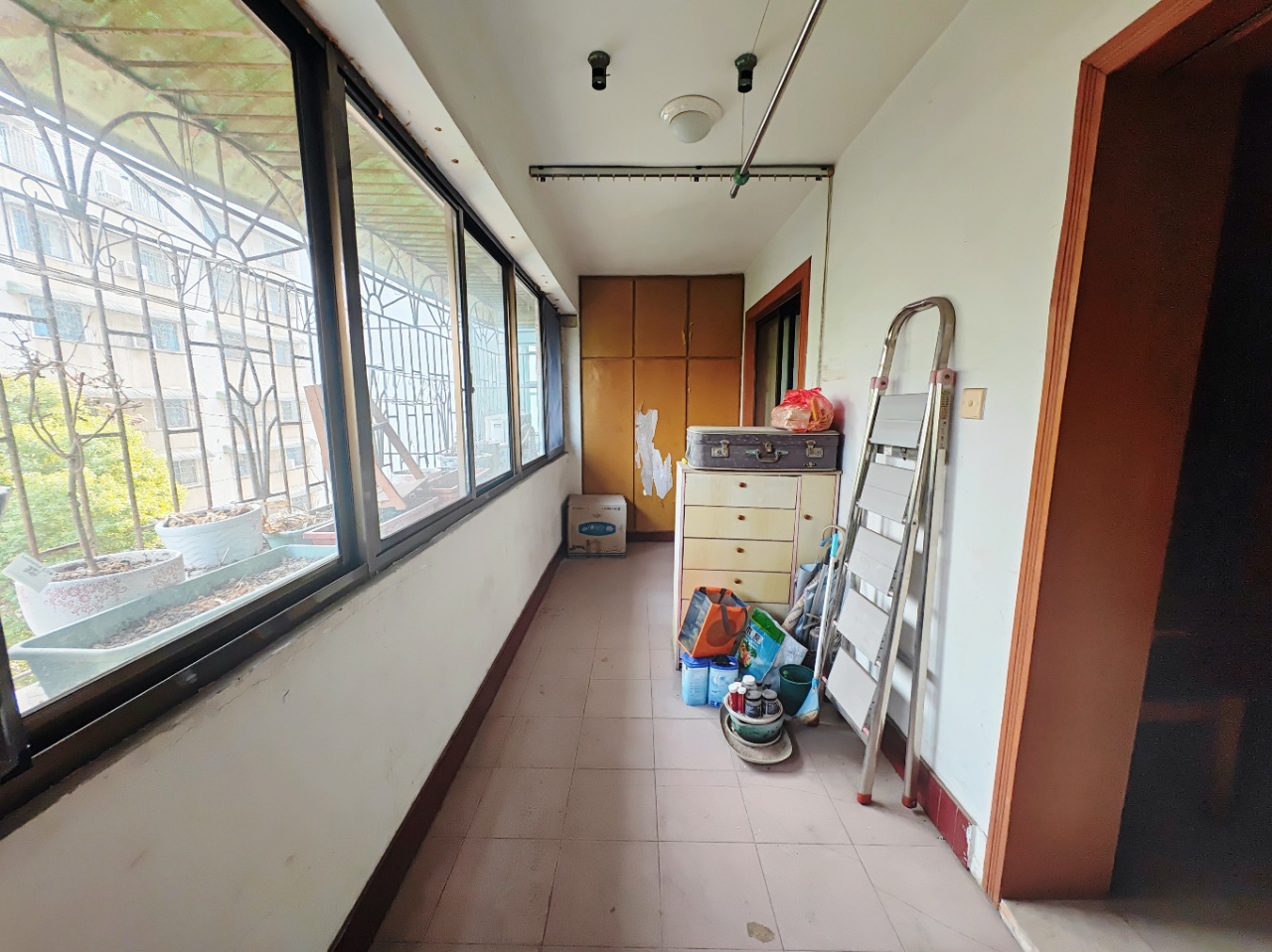 黄河北路上八区地税宿舍  4室2厅2卫    53.0万 黄河北路上八区地税宿舍  4室2厅2卫    53.0万室内图