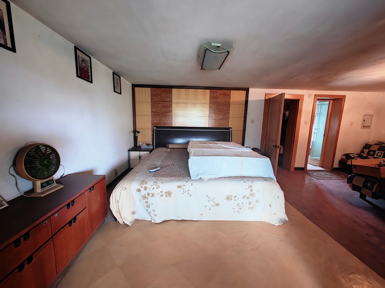 黄河北路上八区地税宿舍  4室2厅2卫    53.0万 黄河北路上八区地税宿舍  4室2厅2卫    53.0万室内图