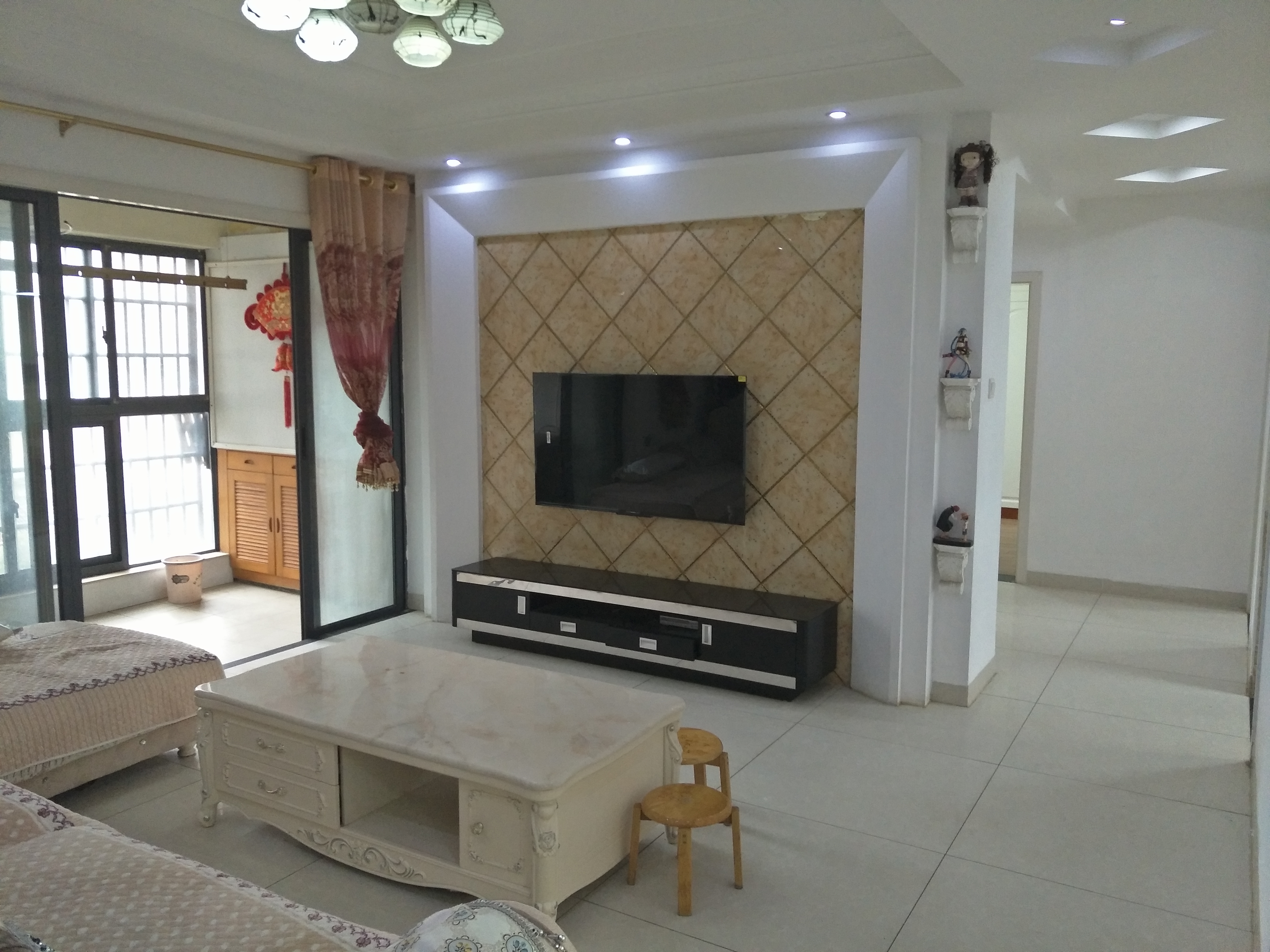 勤诚达新界  4室2厅2卫    2500.0元/月 勤诚达新界  4室2厅2卫    2500.0元/月室内图