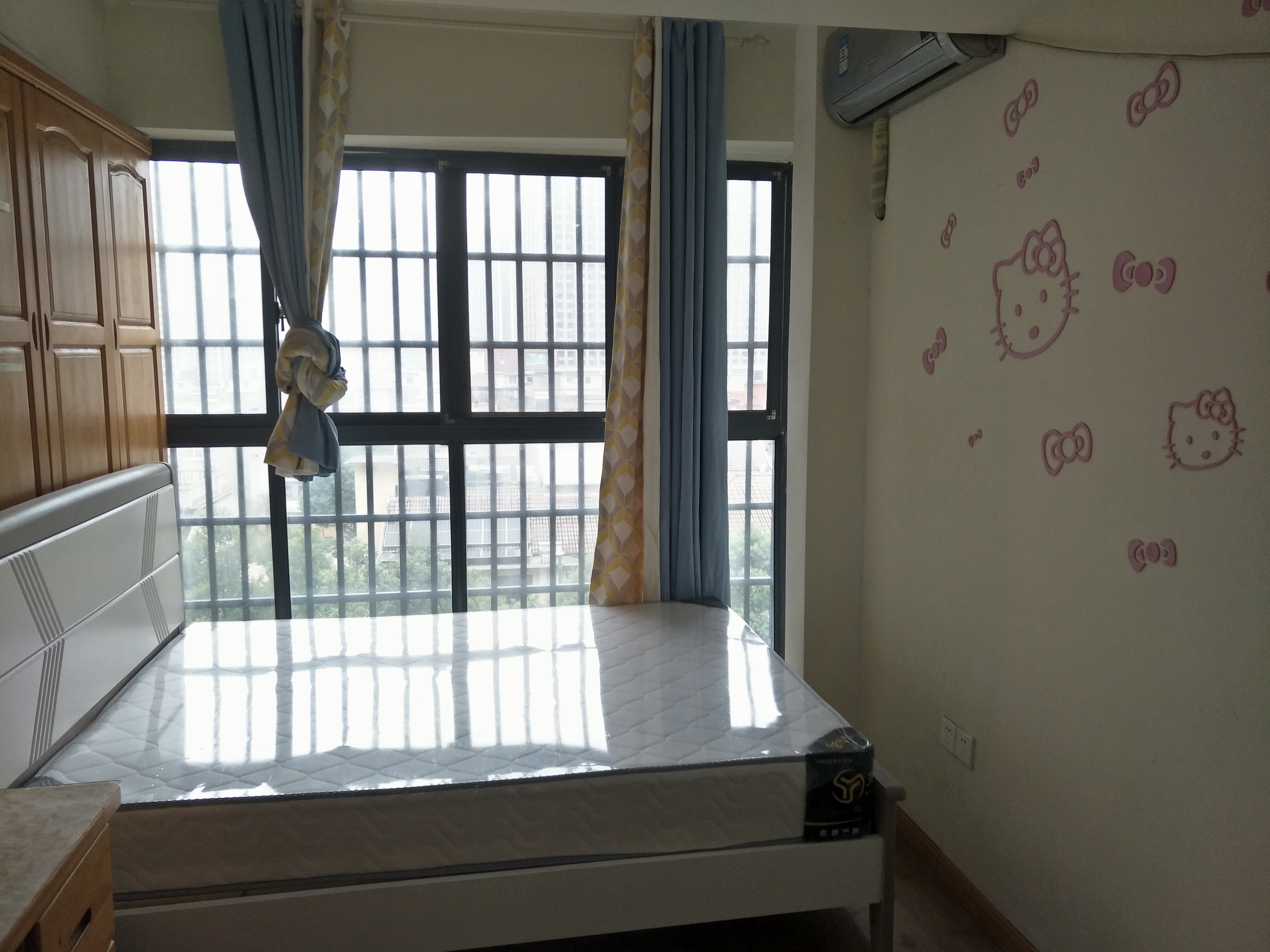 勤诚达新界  4室2厅2卫    2500.0元/月 勤诚达新界  4室2厅2卫    2500.0元/月室内图