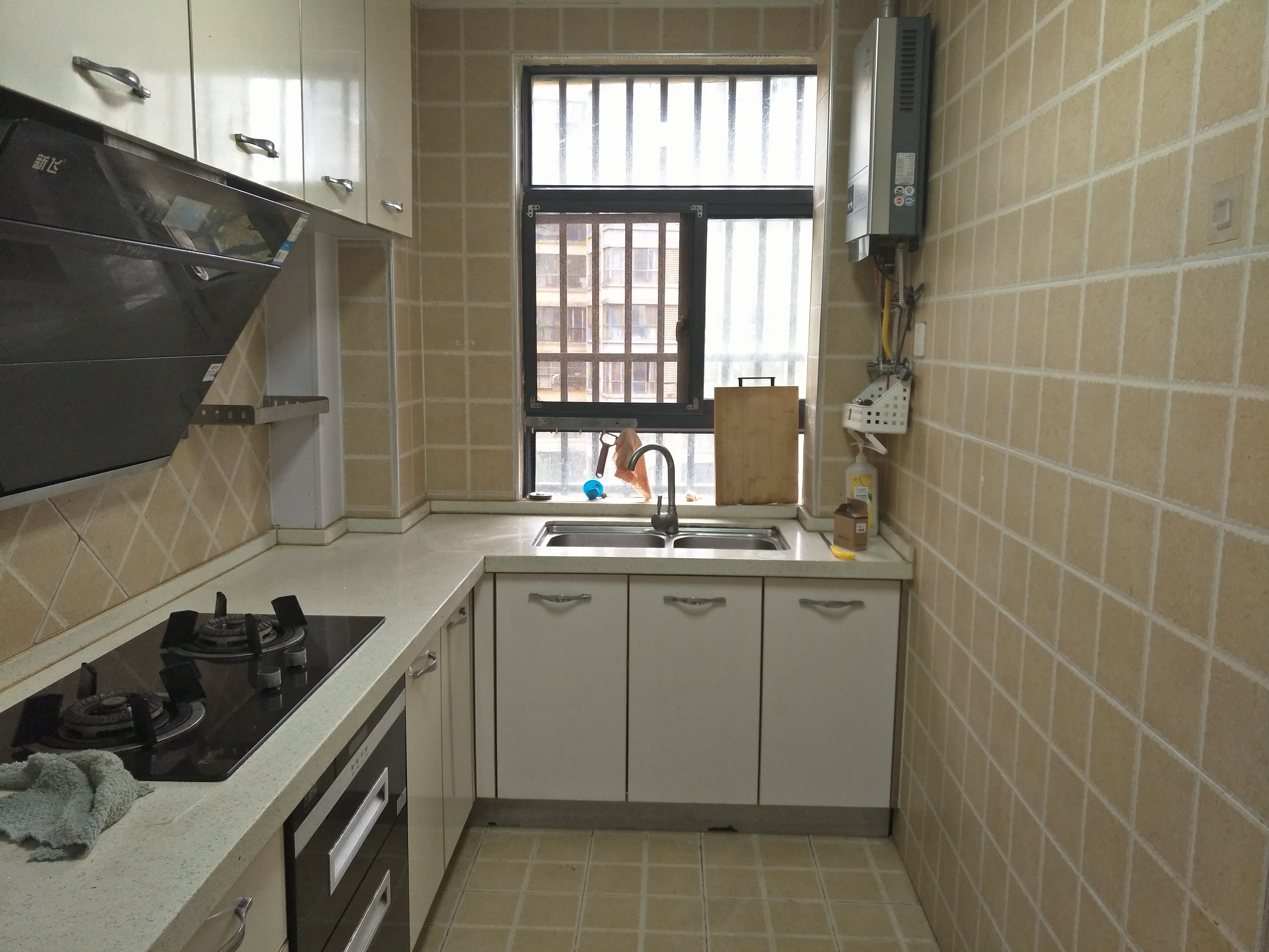 勤诚达新界  4室2厅2卫    2500.0元/月 勤诚达新界  4室2厅2卫    2500.0元/月室内图