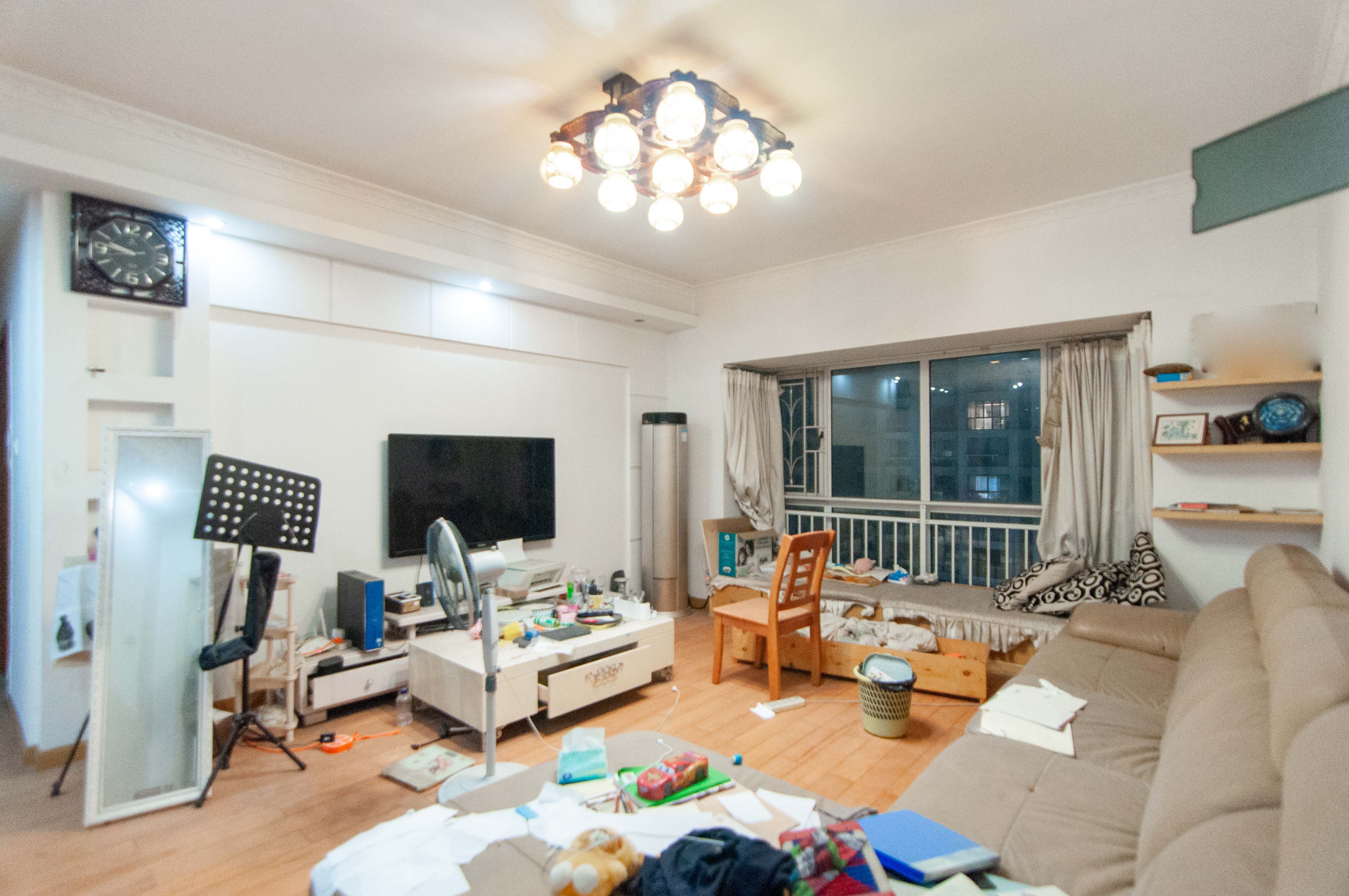 西点公园里 3室2厅2卫 140.0万 西点公园里 3室2厅2卫 140.0万客厅