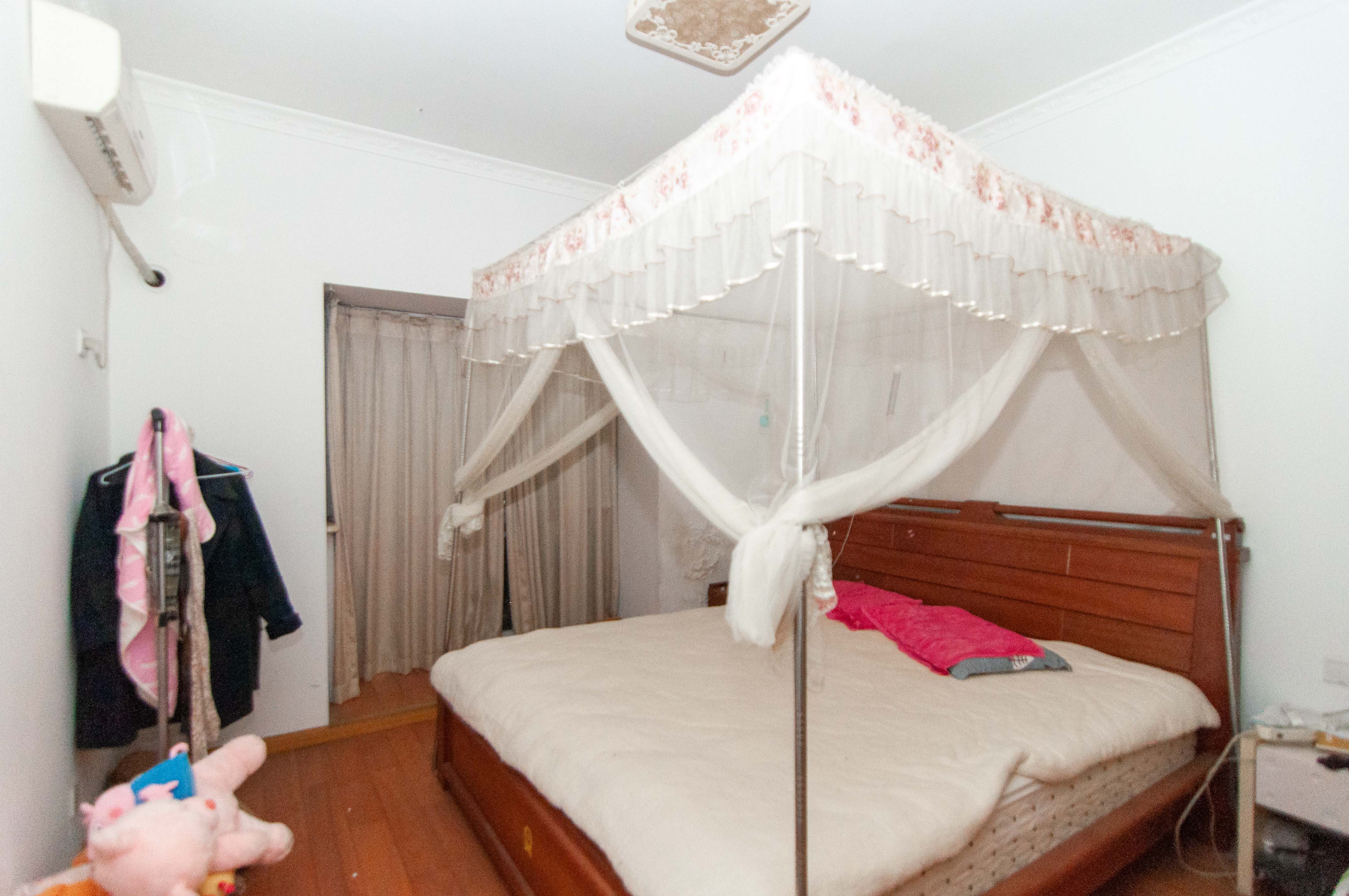 西点公园里 3室2厅2卫 140.0万 西点公园里 3室2厅2卫 140.0万其他