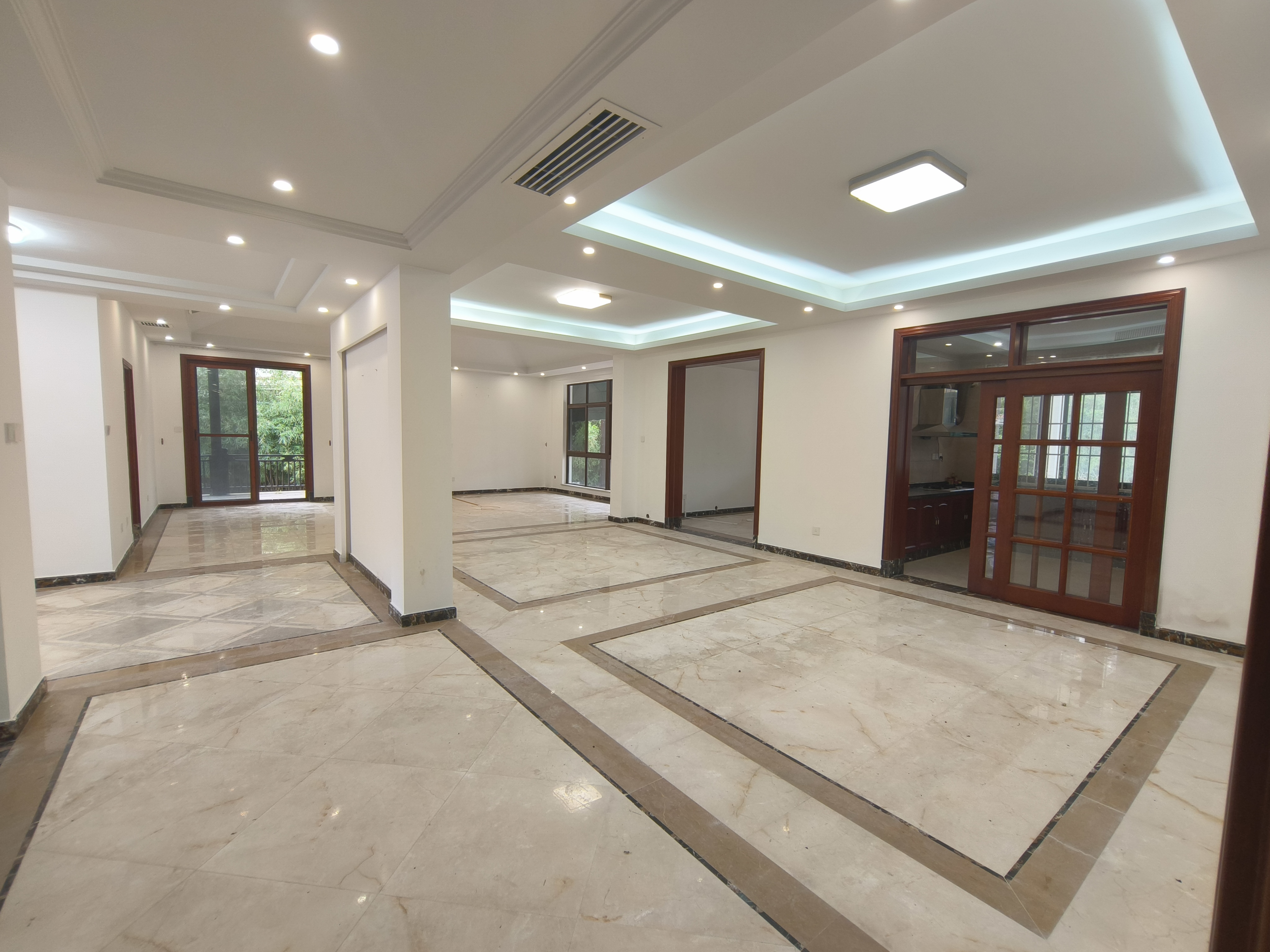 海南大公馆(海岸绿洲) 8室2厅5卫 32000.0元/月 海南大公馆(海岸绿洲) 8室2厅5卫 32000.0元/月室内图