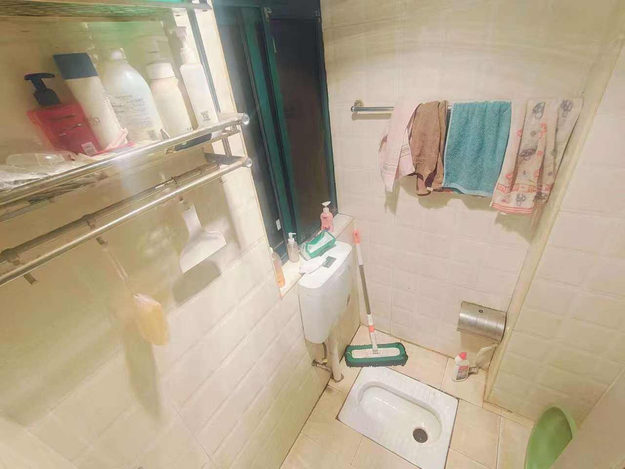 洋湖时代  1室2厅1卫   1900.00元/月室内图
