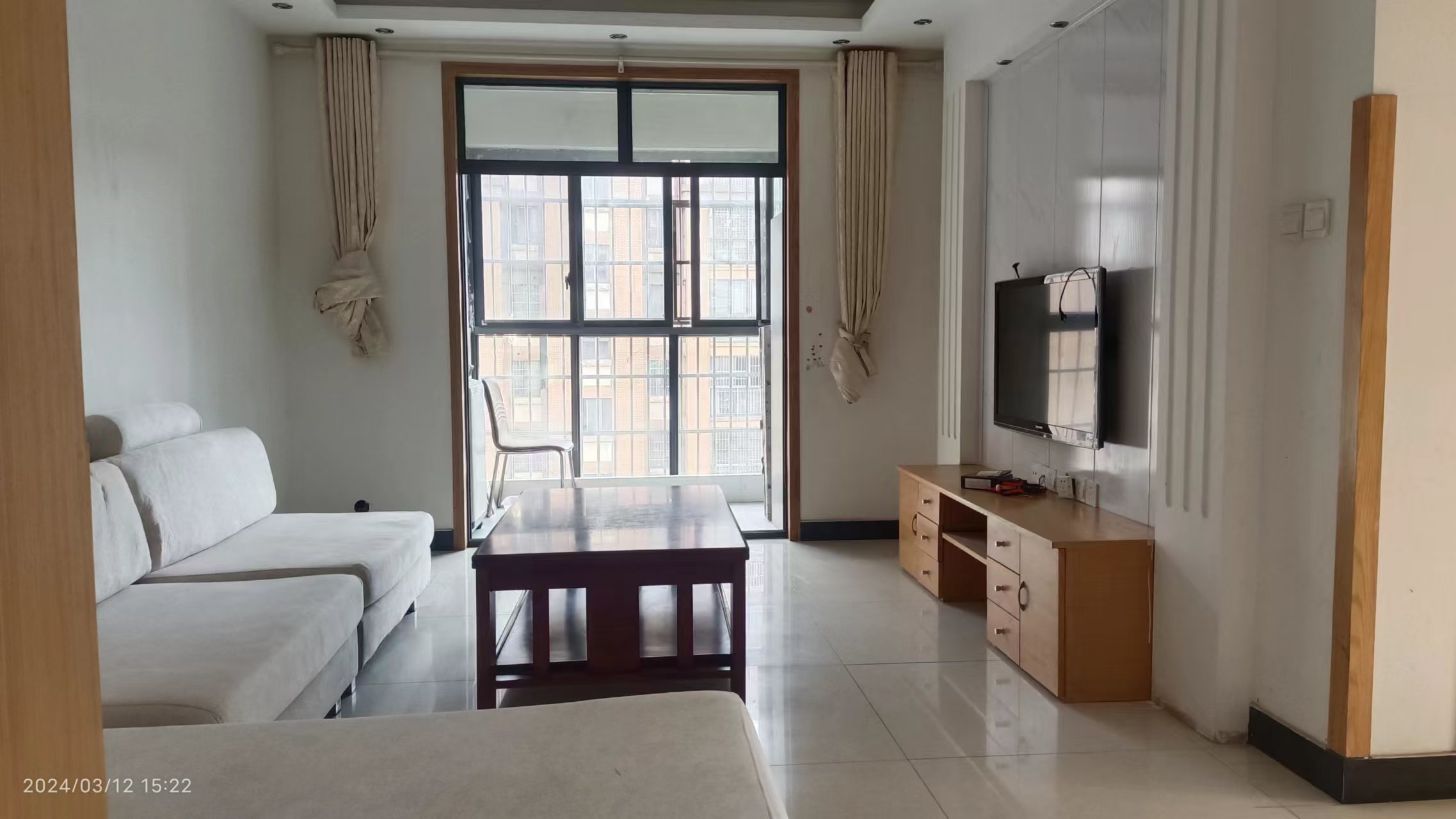 山水嘉园  3室2厅1卫    1600.0元/月 山水嘉园  3室2厅1卫    1600.0元/月室内图