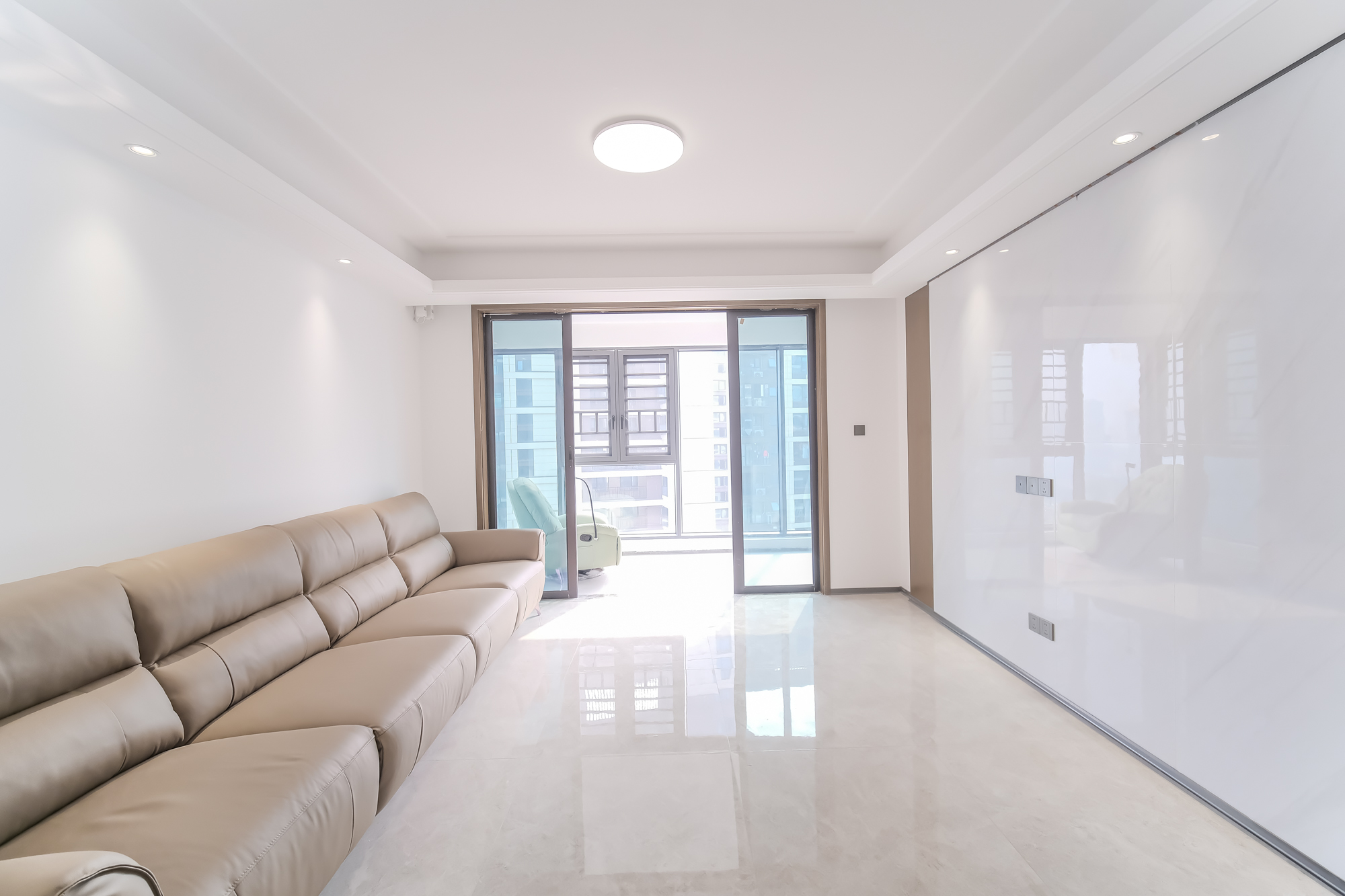 荣盛锦绣学府  1室0厅0卫    120.0万 荣盛锦绣学府  1室0厅0卫    120.0万客厅