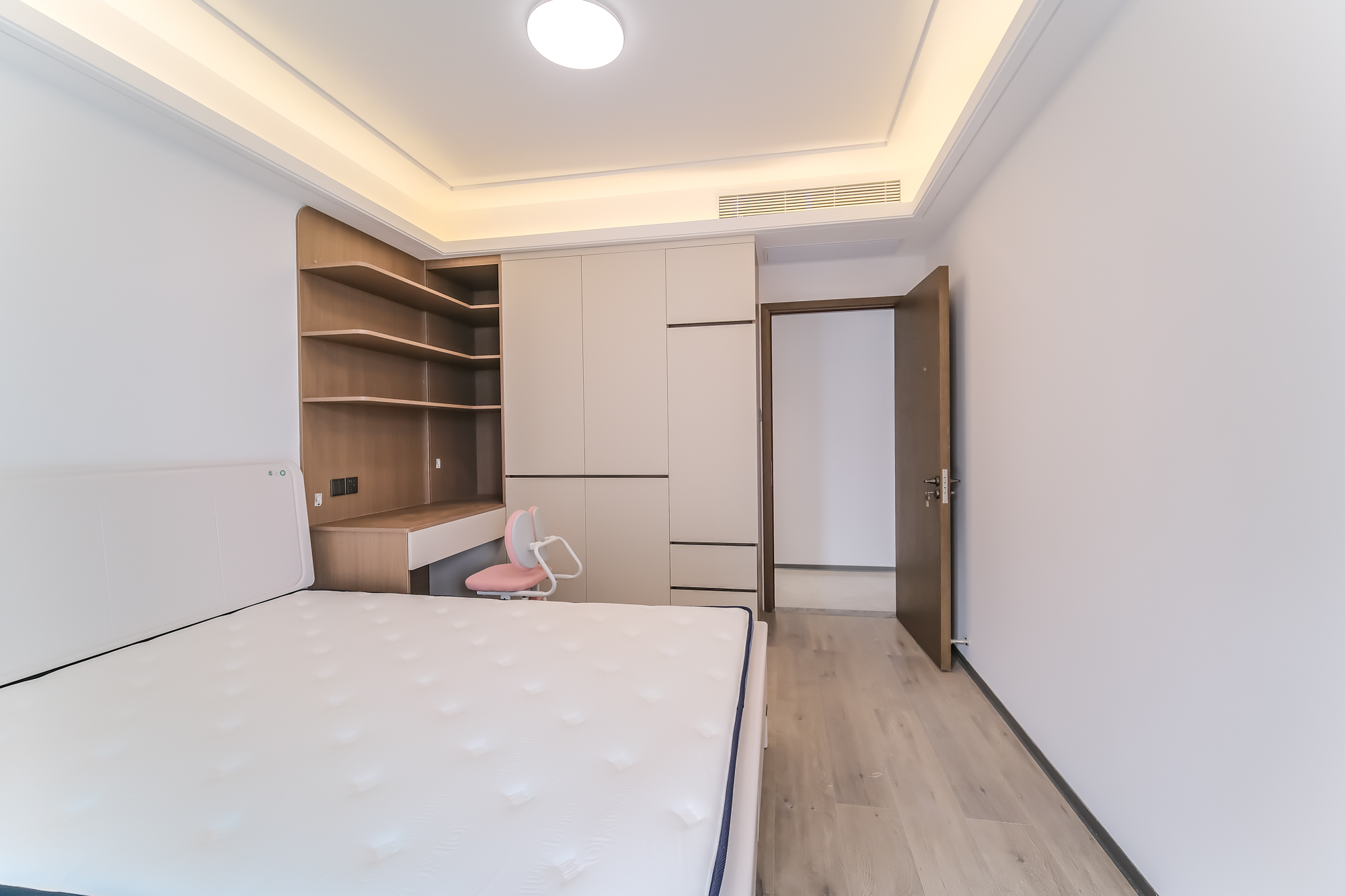 荣盛锦绣学府  1室0厅0卫    120.0万 荣盛锦绣学府  1室0厅0卫    120.0万卧室