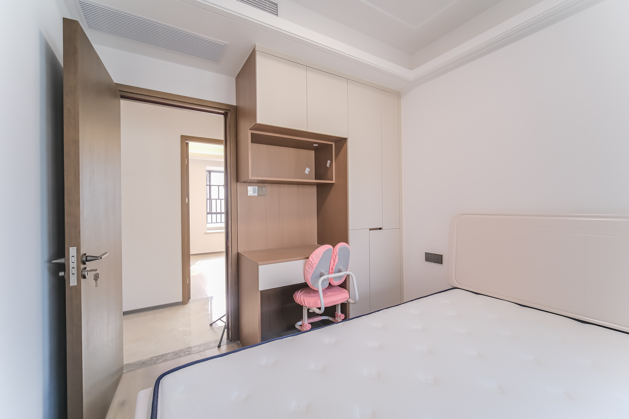 荣盛锦绣学府  1室0厅0卫    120.0万 荣盛锦绣学府  1室0厅0卫    120.0万卧室