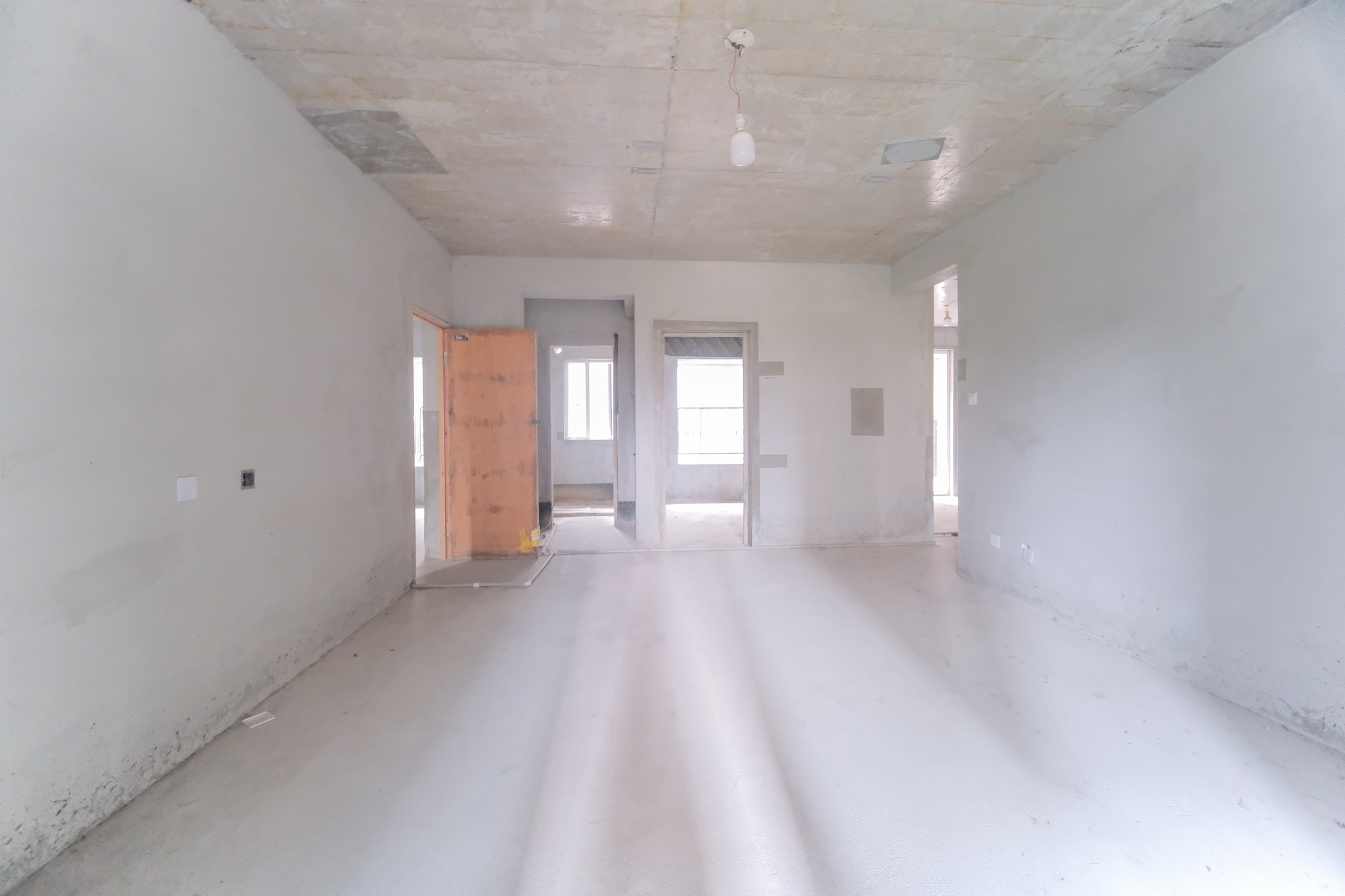 荣盛花语城 4室2厅2卫 76.8万 荣盛花语城 4室2厅2卫 76.8万客厅